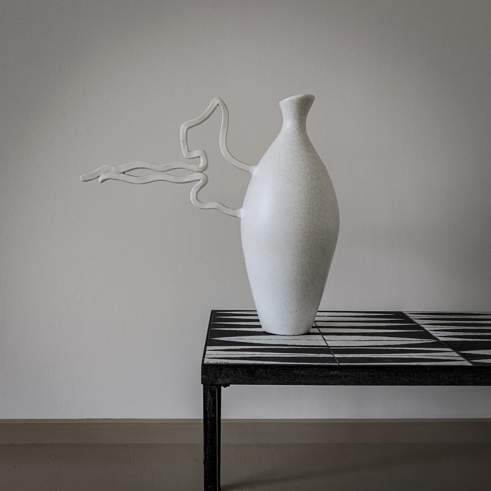 Français Vase en céramique blanche du 21e siècle par Poemu, France en vente