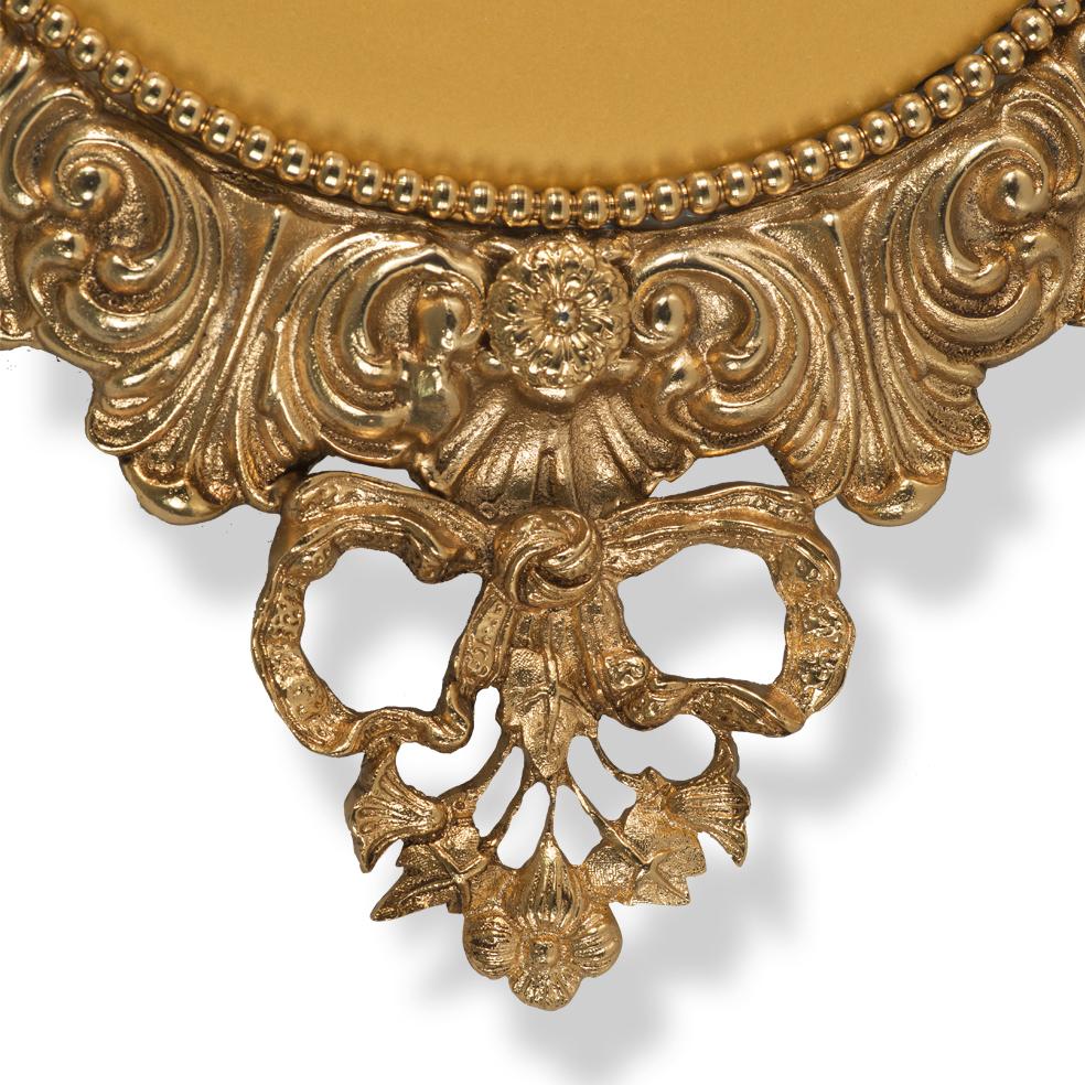 Wanduhr aus weißem Porzellan mit goldenem Seidendekor aus dem 21. Jahrhundert (Italienisch) im Angebot
