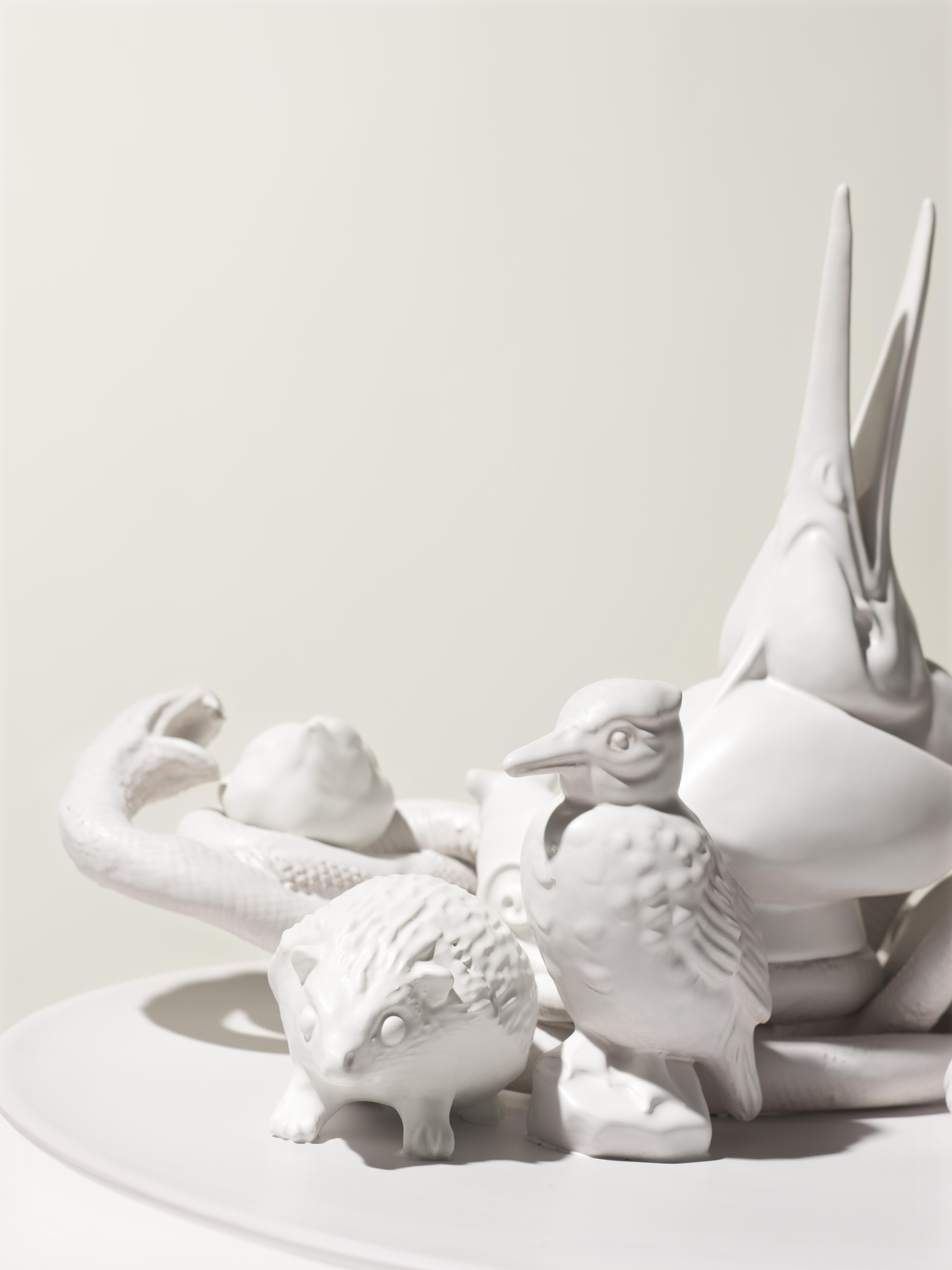 Weiße Skulptur des 21. Jahrhunderts von Ceramica Gatti, Designer A. Anastasio (Moderne) im Angebot