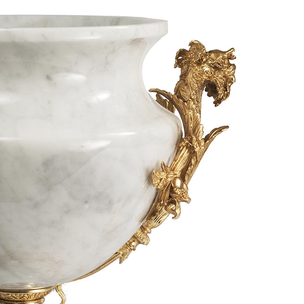 Italian 21st Century White Veined Marble and Golden Bronze Bowl For Sale
