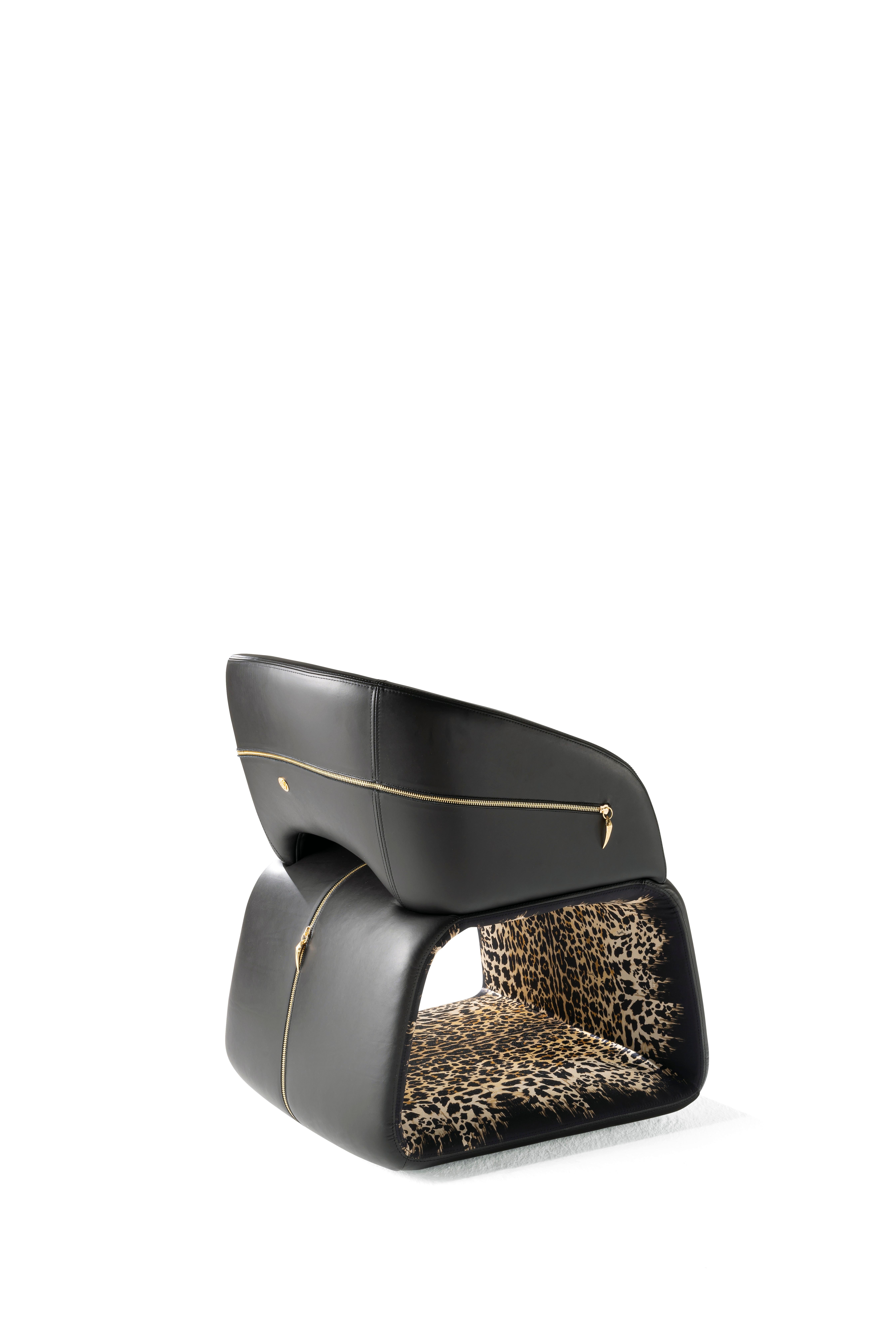Italian 21st Century Wild Armchair in Black Leather by Roberto Cavalli Home Interiors For Sale