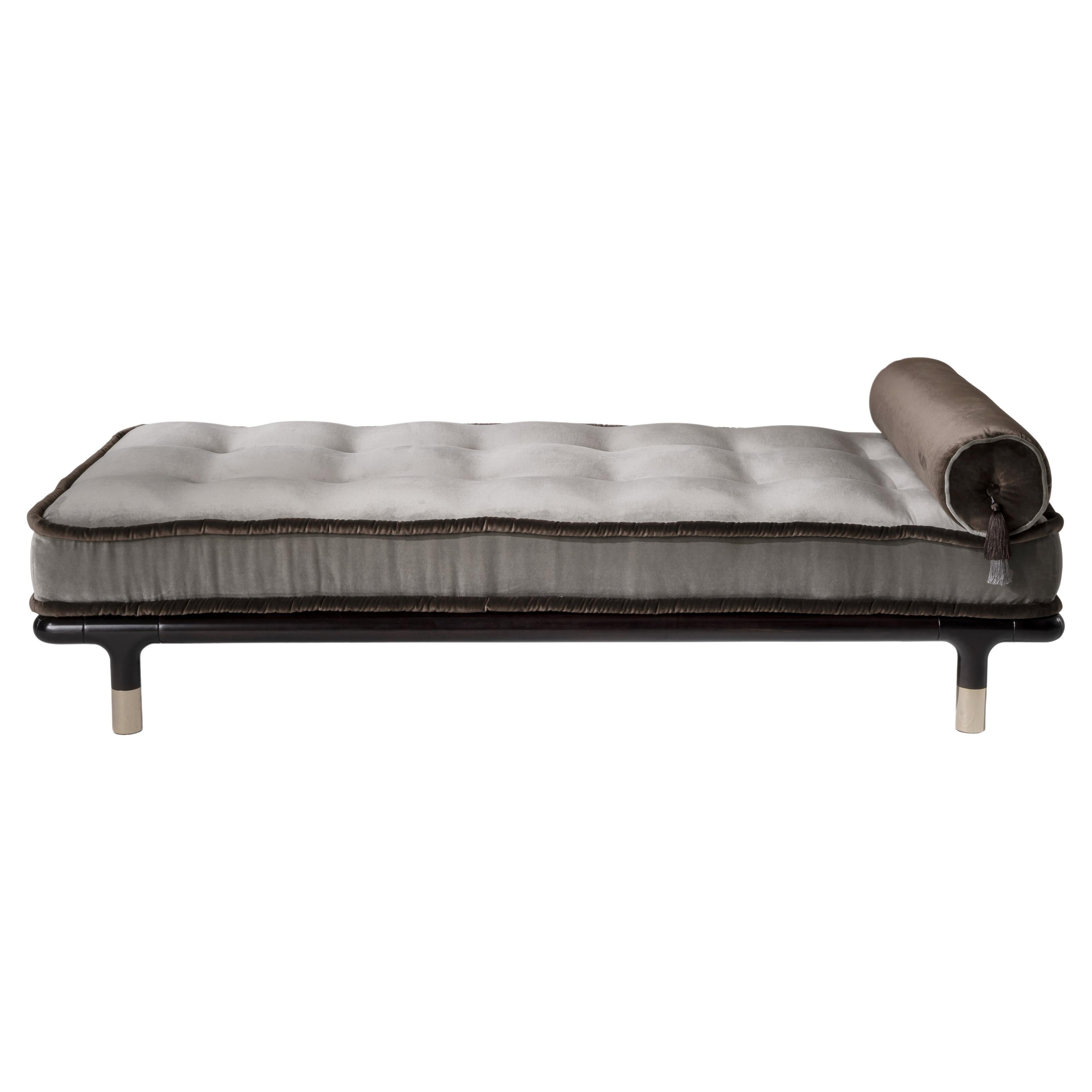 21st Century Woodstock Daybed in Velvet One Roll Cushion by Etro Home Interiors For Sale