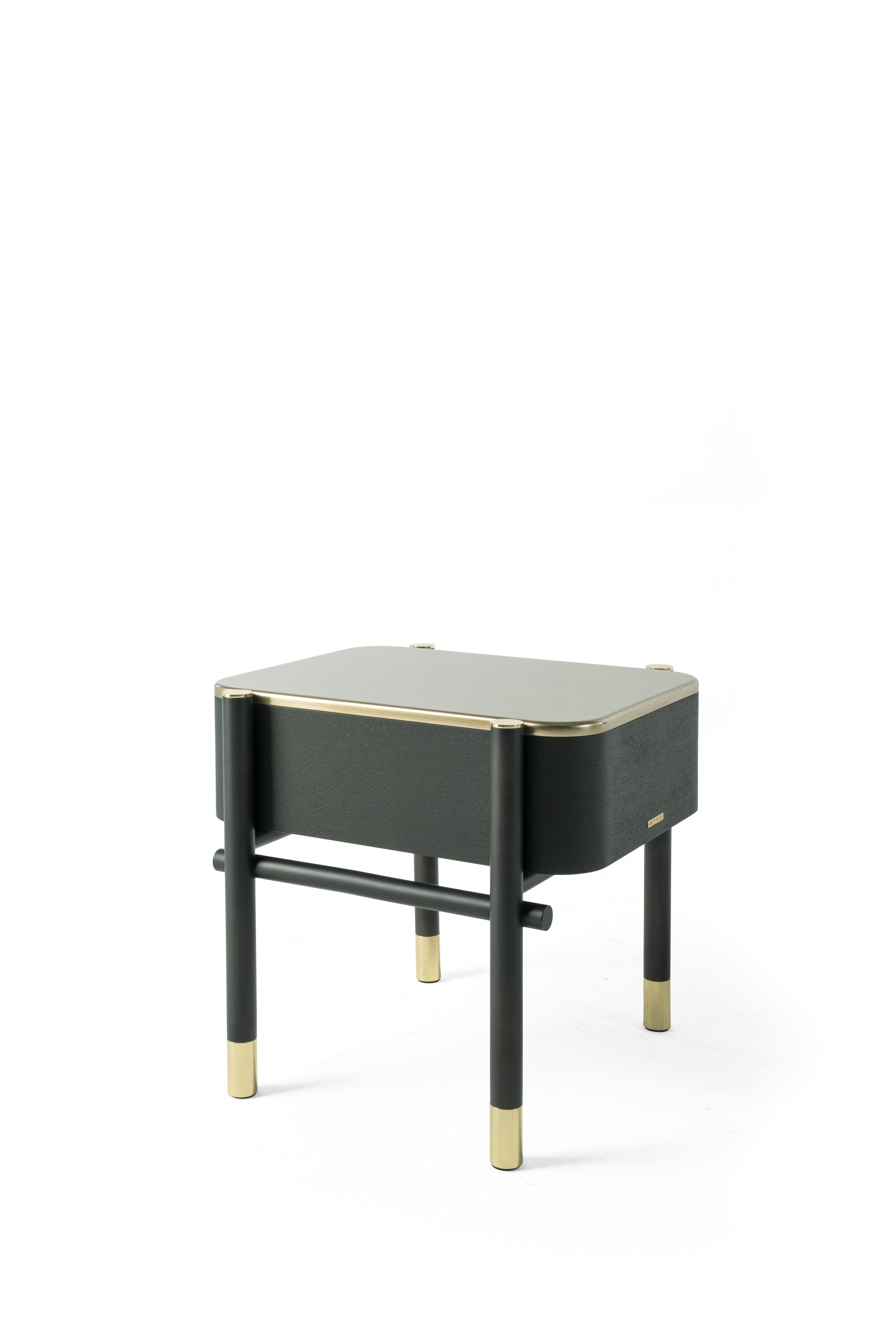 Modern 21st Century Woodstock Night Table 1 Drawer in Wood by Etro Home Interiors For Sale