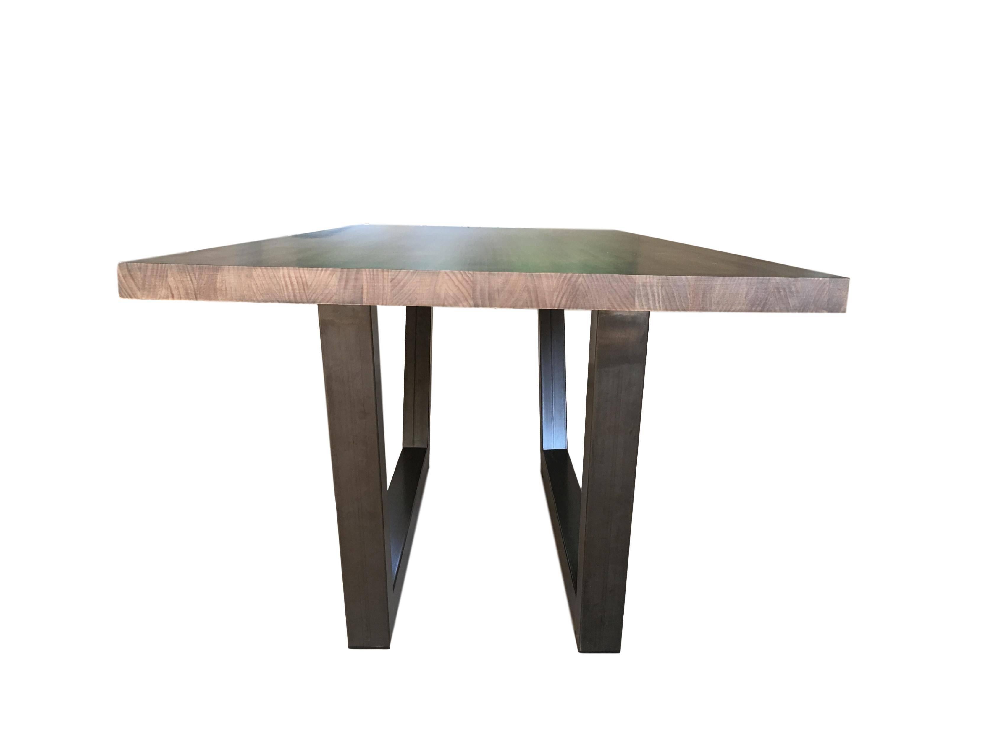 table de salle à manger en fer forgé du 21e siècle avec plateau en bois


Vous pouvez utiliser en extérieur ou en intérieur, vous devez l'indiquer dans la commande.
 