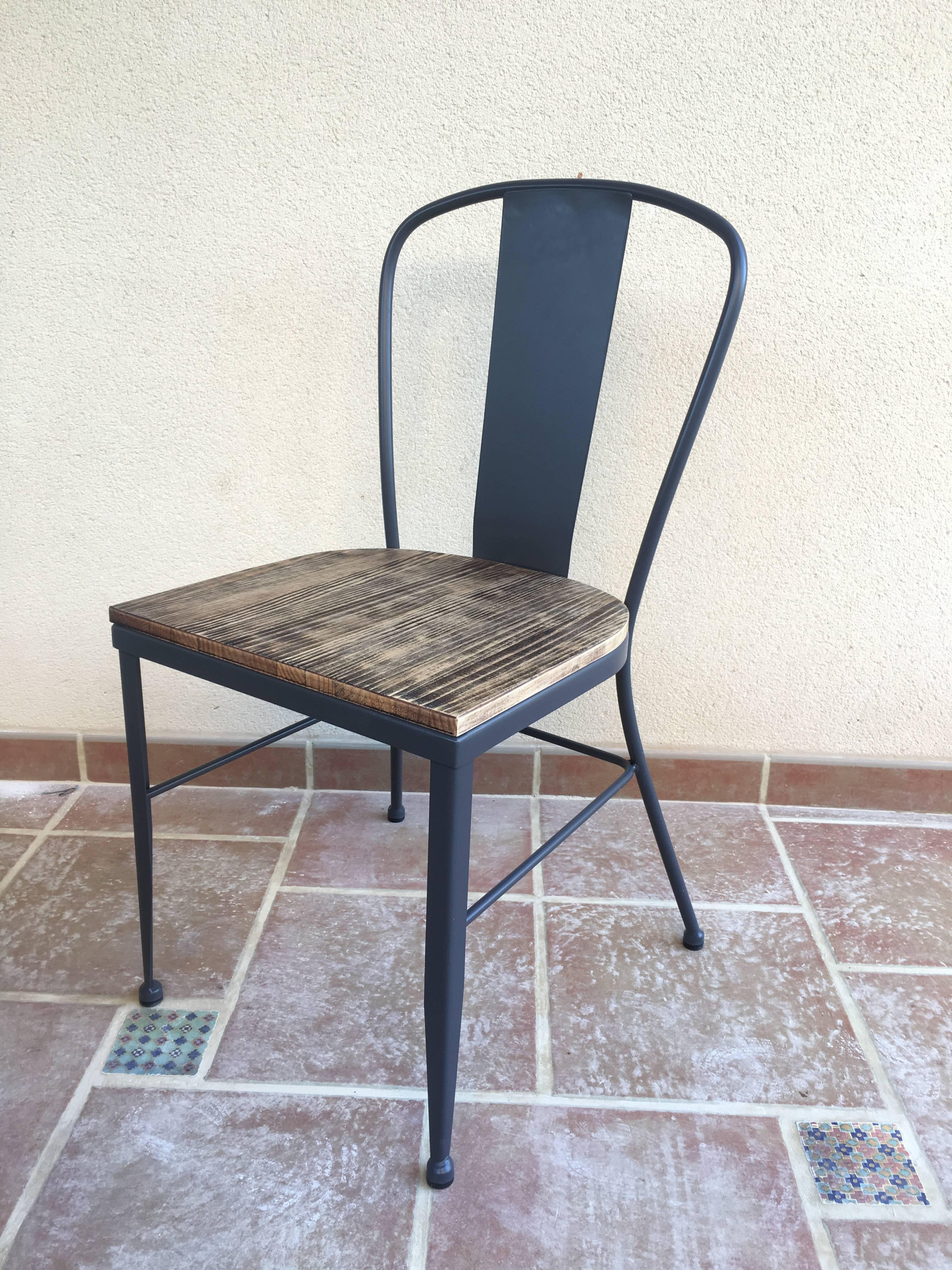 Ensemble de tables et chaises de salle à manger de patio en fer forgé du 21e siècle. Extérieur et extérieur en vente 3