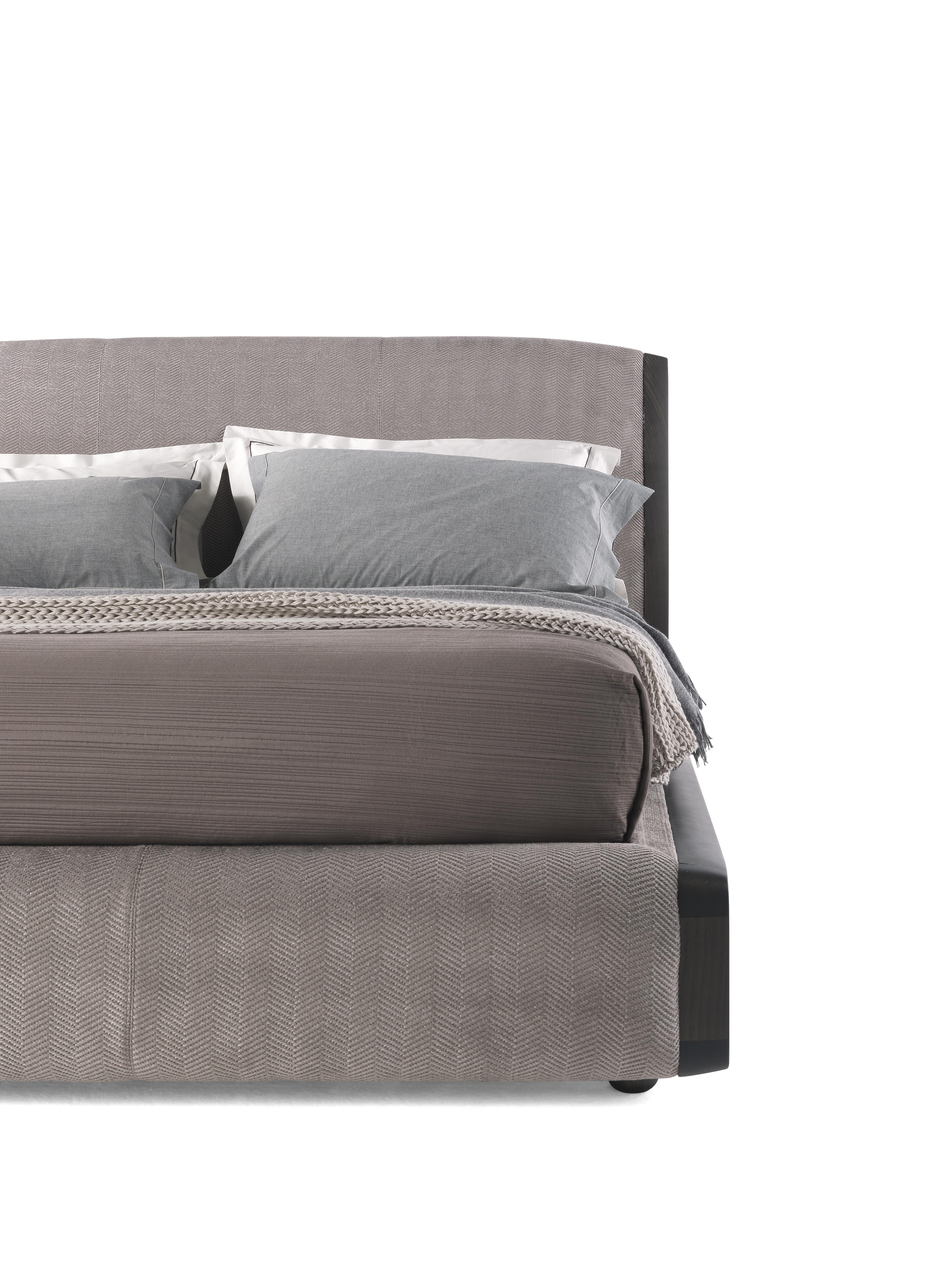 21st Century Wynwood Bett aus Stoff von Gianfranco Ferré Home (Moderne) im Angebot