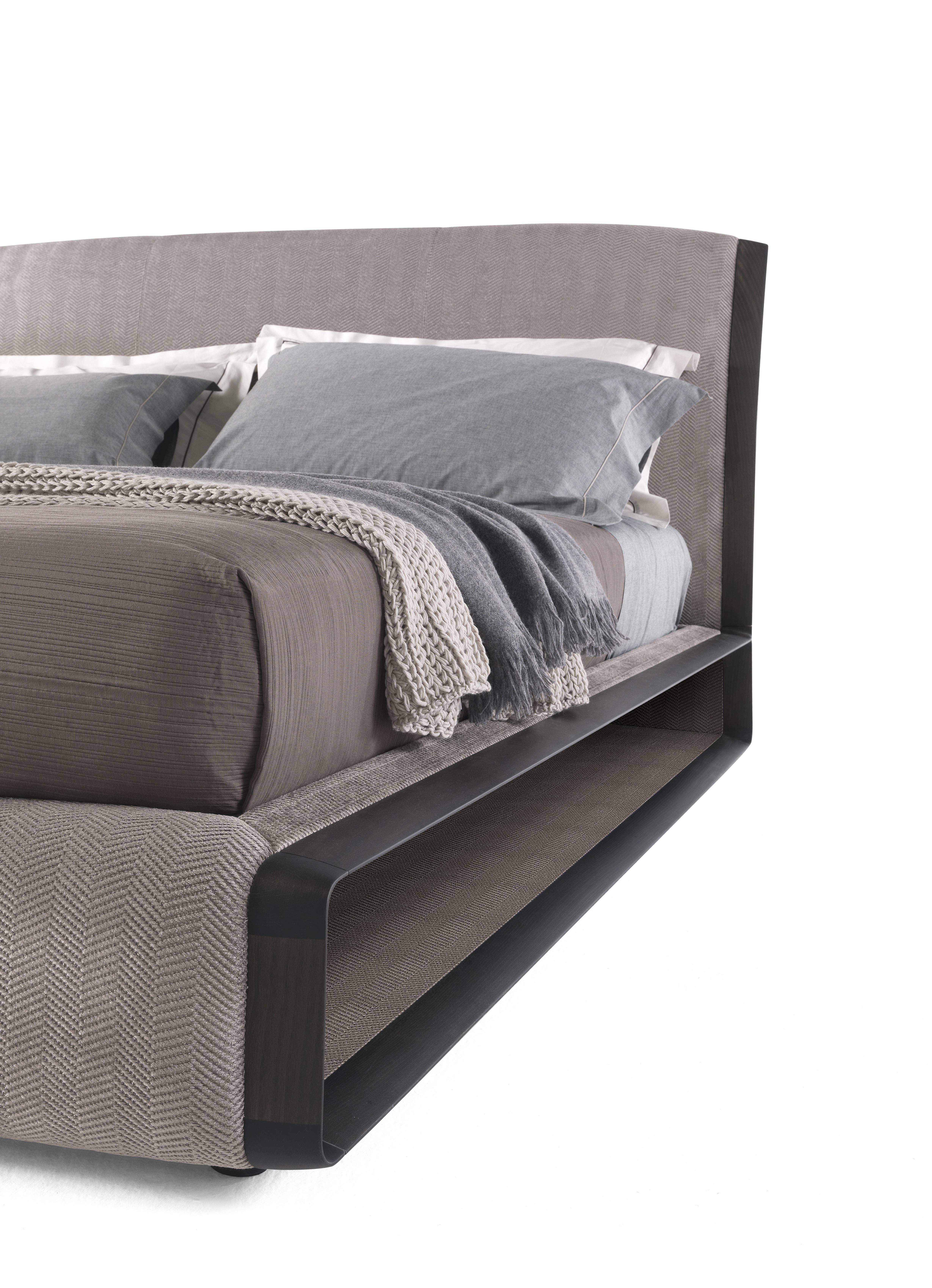 Modern 21st Century Wynwood Bed in Fabric by Gianfranco Ferré Home For Sale
