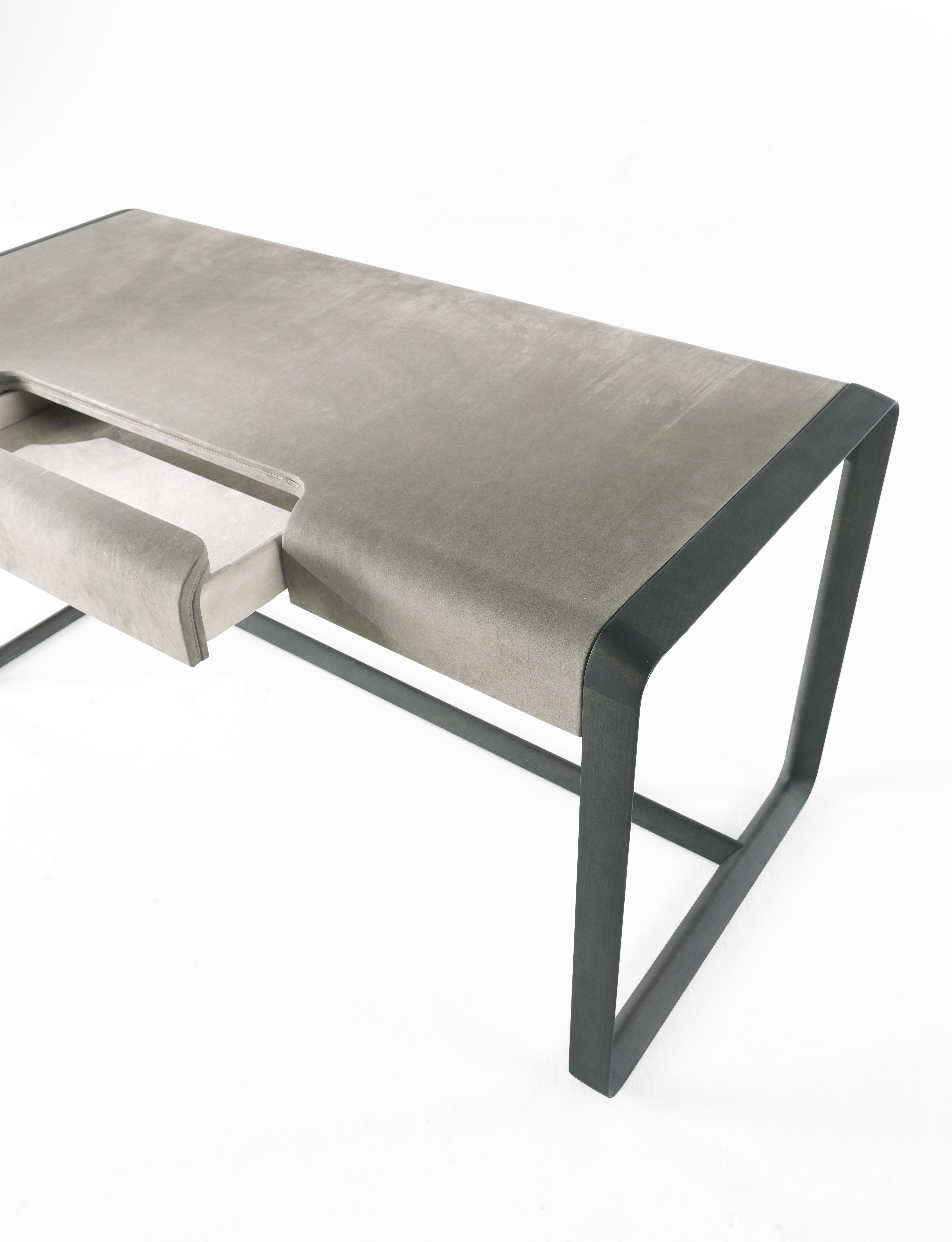 Wynwood-Schreibtisch aus Leder für das 21. Jahrhundert von Gianfranco Ferré Home (Moderne) im Angebot
