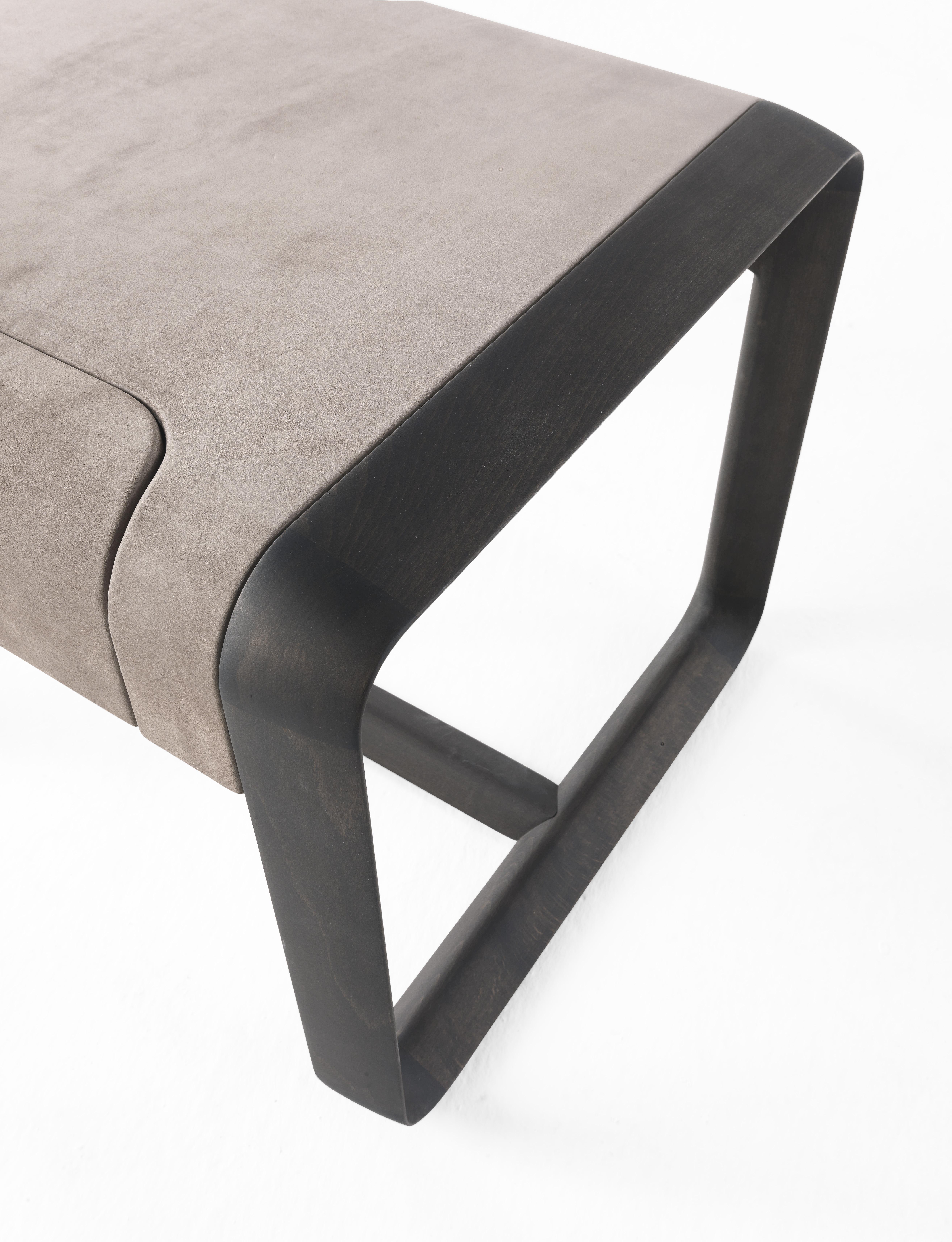 Contemporary 21st Century Wynwood Night Table in Leather by Gianfranco Ferré Home For Sale