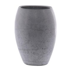 Vase en béton de la collection Zazen du 21e siècle de couleur gris foncé, Mod. II