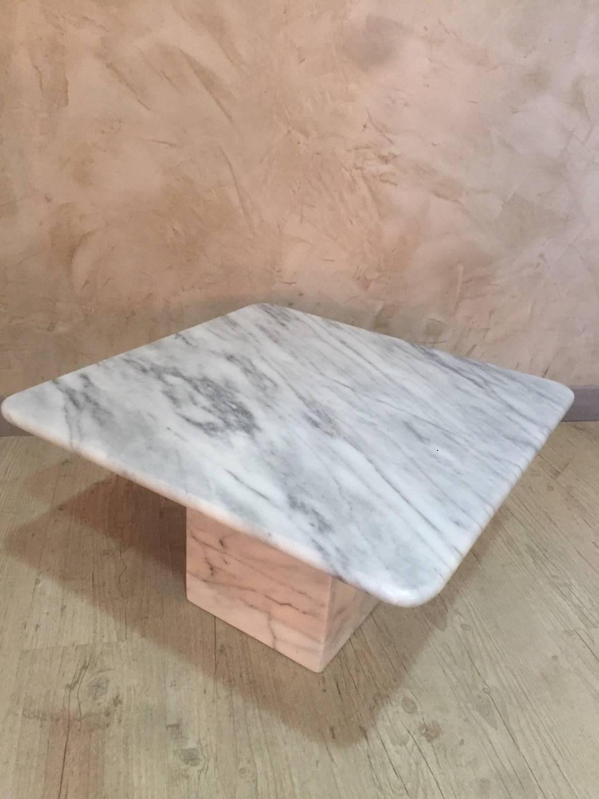 21st century white Carrara marble coffee table, top removable.
 