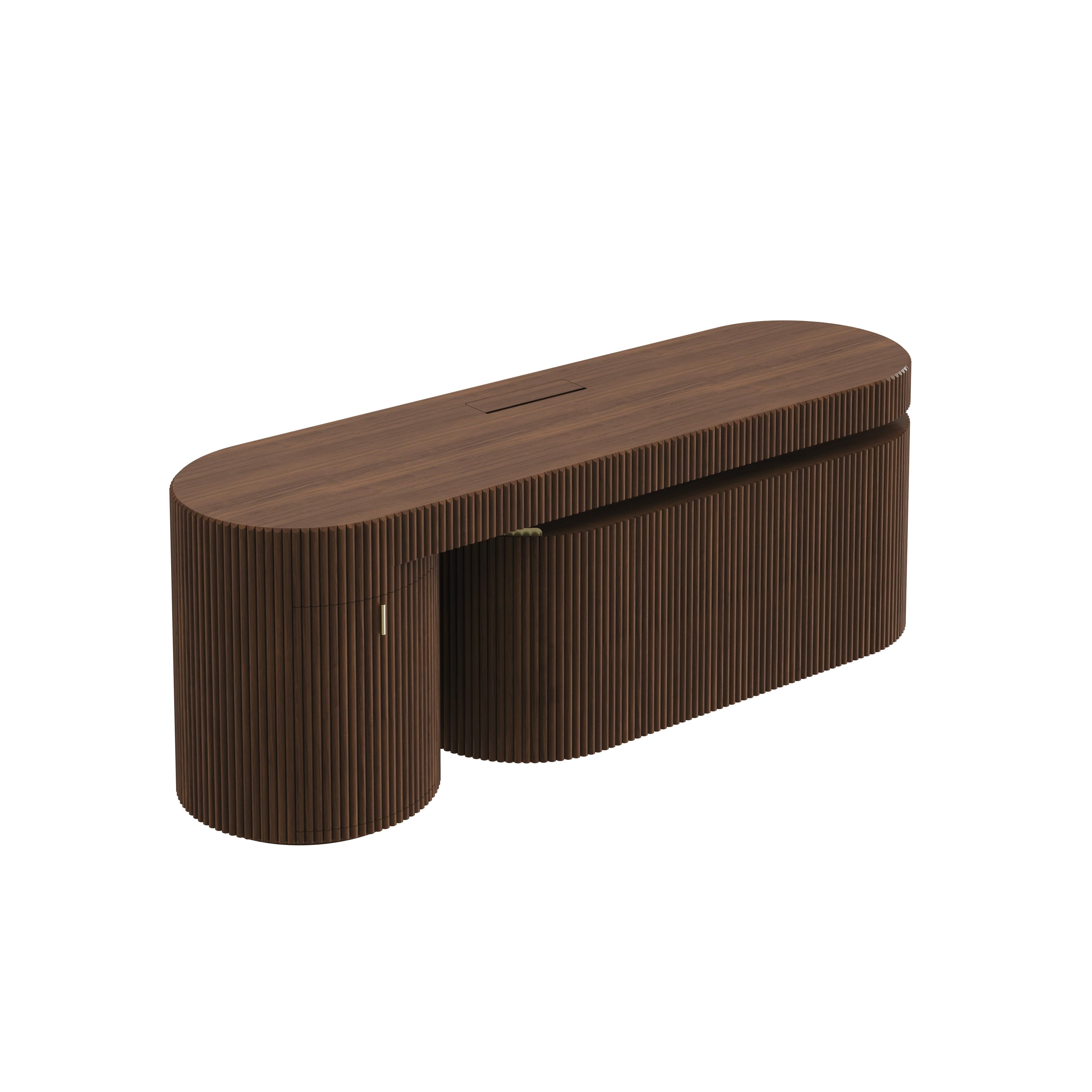 XXI secolo e contemporaneo 21° Scrivania Gifford in legno Oak e ottone, fatta a mano in Portogallo da Wood Tailors Club in vendita