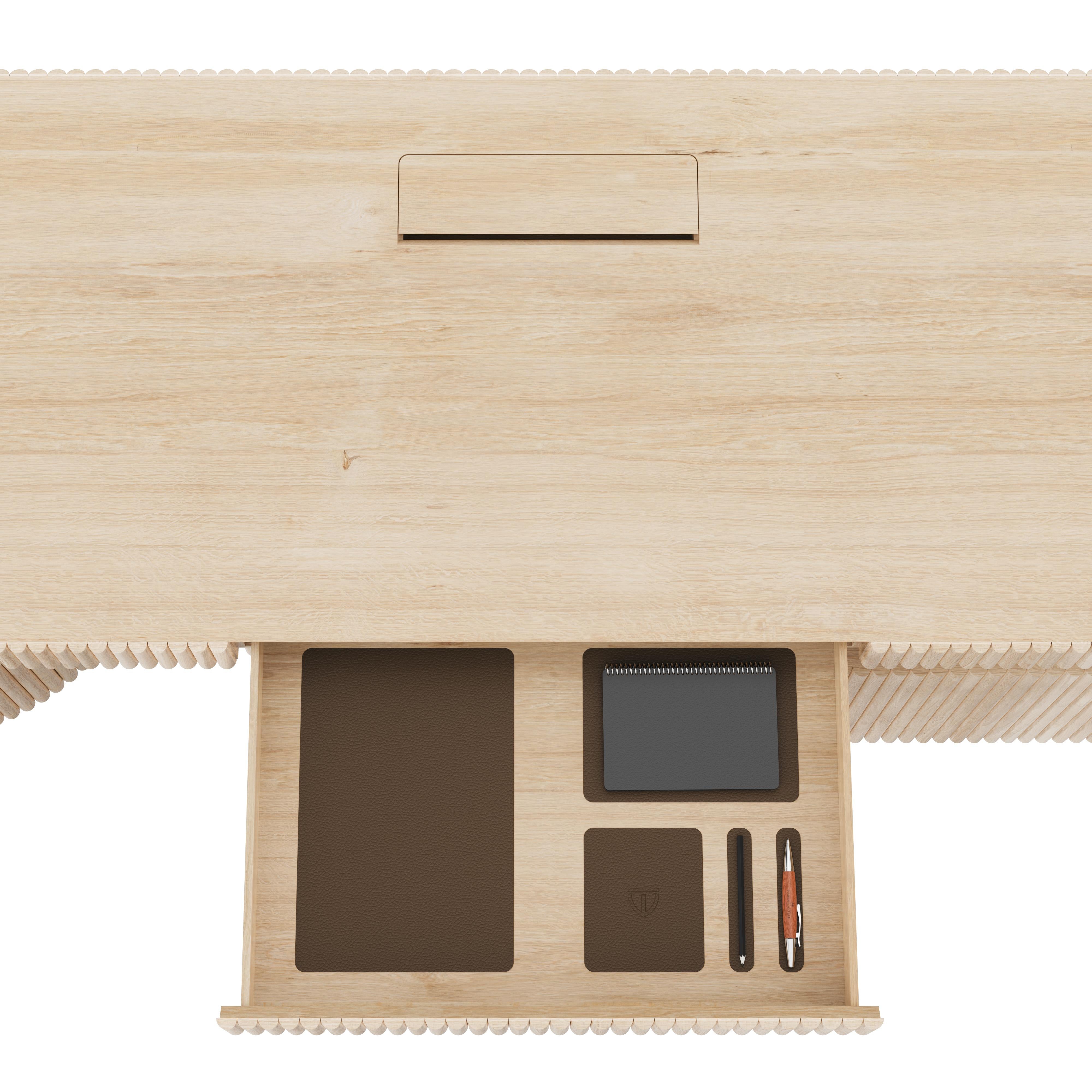 21° Scrivania Gifford in legno Oak e ottone, fatta a mano in Portogallo da Wood Tailors Club in vendita 3