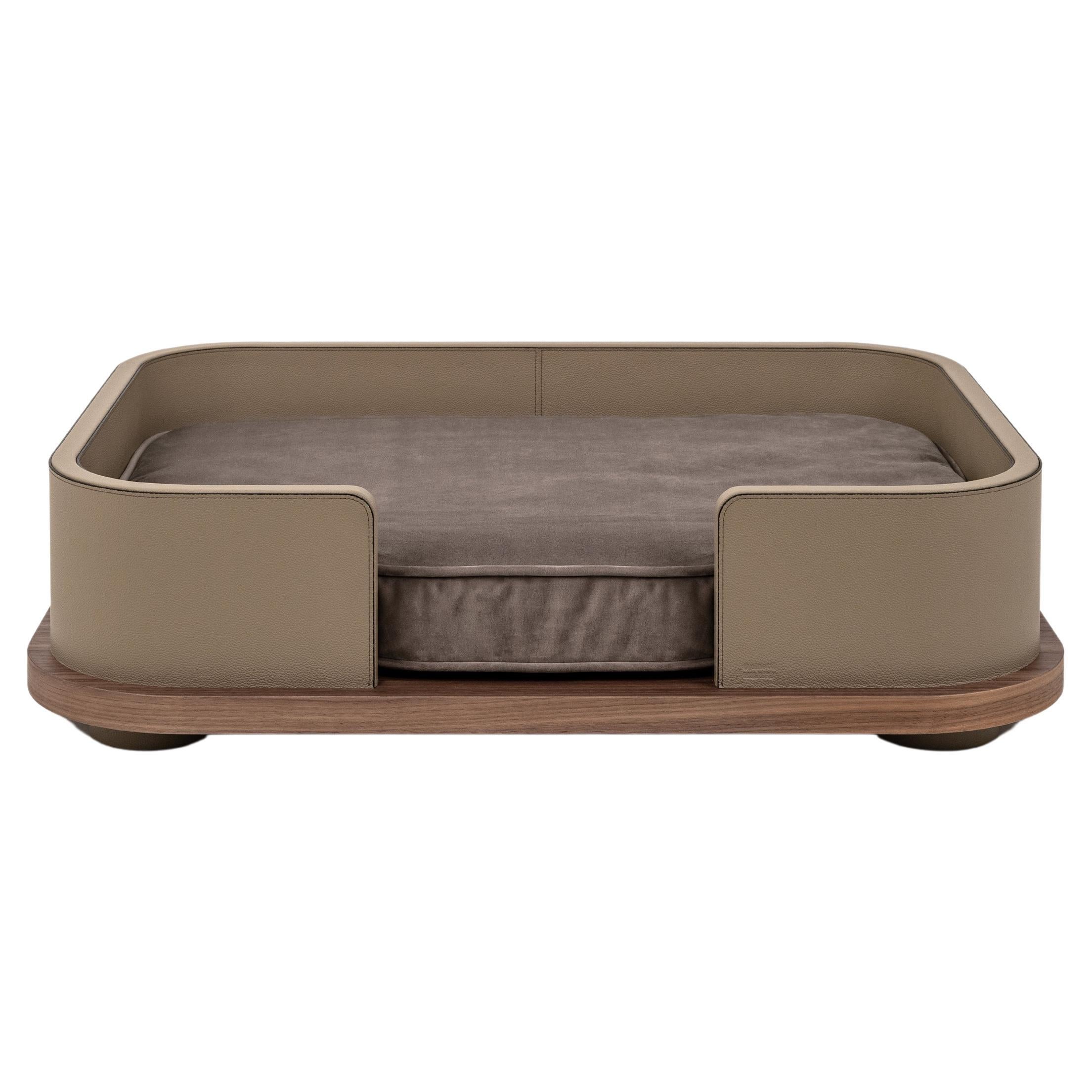 21st Pet Bed Large in Walnut Wood & Calf Leather (lit pour animaux de compagnie de grande taille en bois de noyer et cuir de veau)