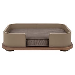 21st Pet Bed Large in Walnut Wood & Calf Leather (lit pour animaux de compagnie de grande taille en bois de noyer et cuir de veau)
