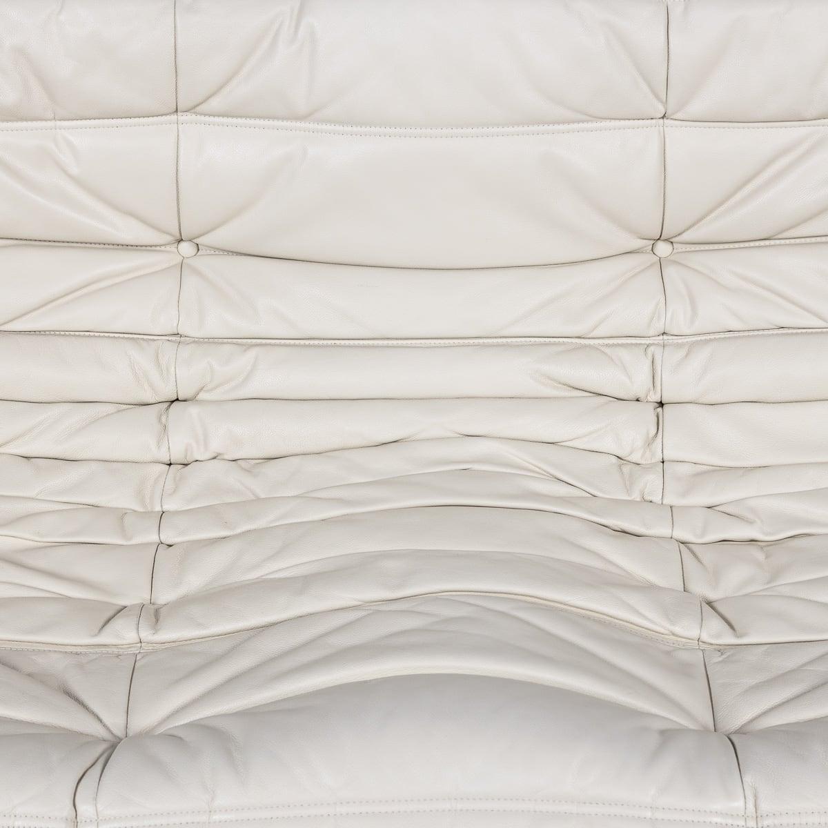 Zweisitzer-Sofa „Togo“ aus cremefarbenem Leder von Michel Ducaroy für Ligne Roset, 21. Jahrhundert im Angebot 5