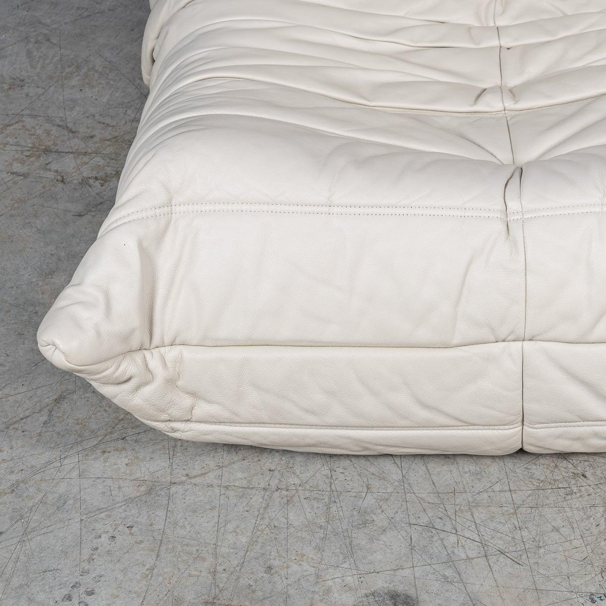 Zweisitzer-Sofa „Togo“ aus cremefarbenem Leder von Michel Ducaroy für Ligne Roset, 21. Jahrhundert im Angebot 8