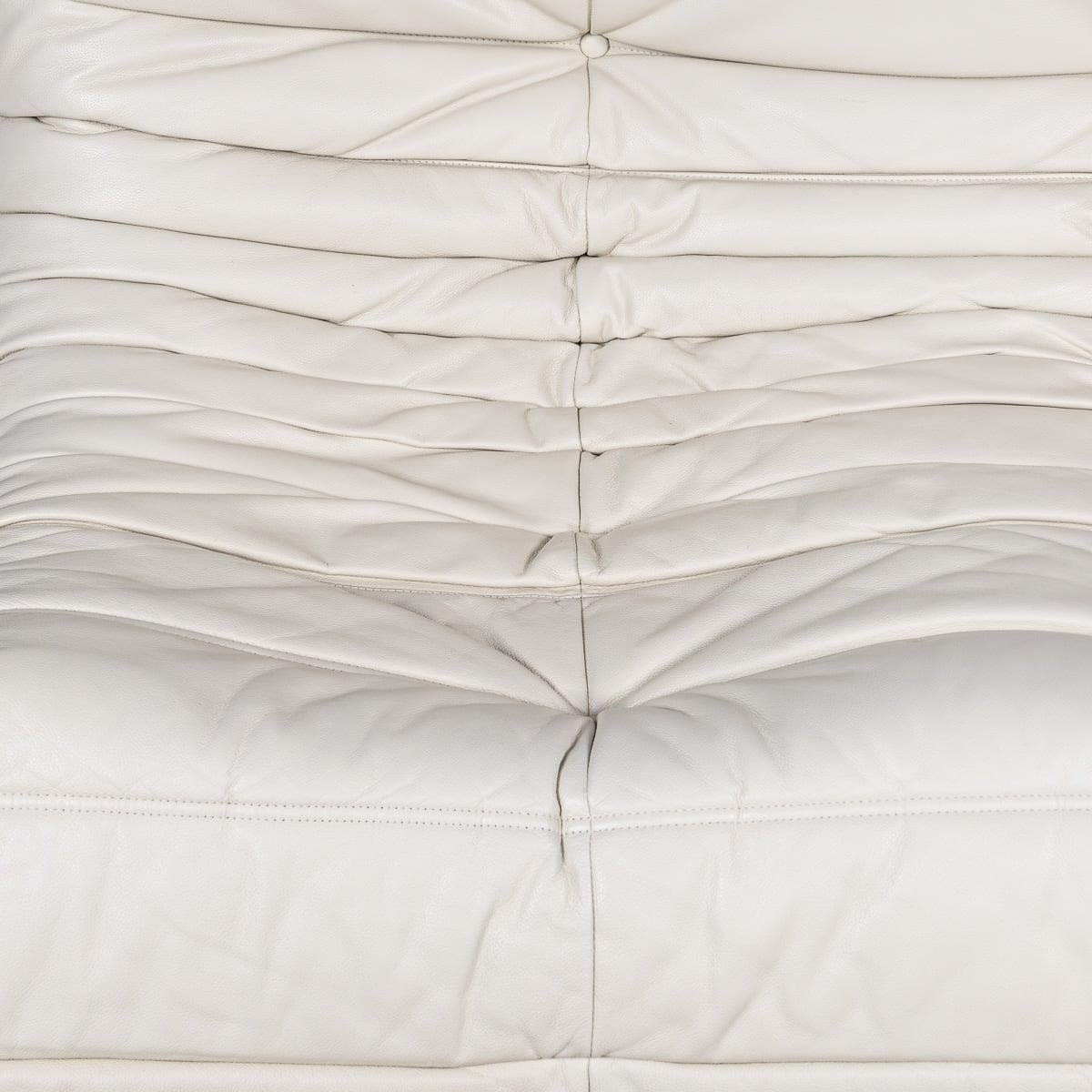 Zweisitzer-Sofa „Togo“ aus cremefarbenem Leder von Michel Ducaroy für Ligne Roset, 21. Jahrhundert im Angebot 3