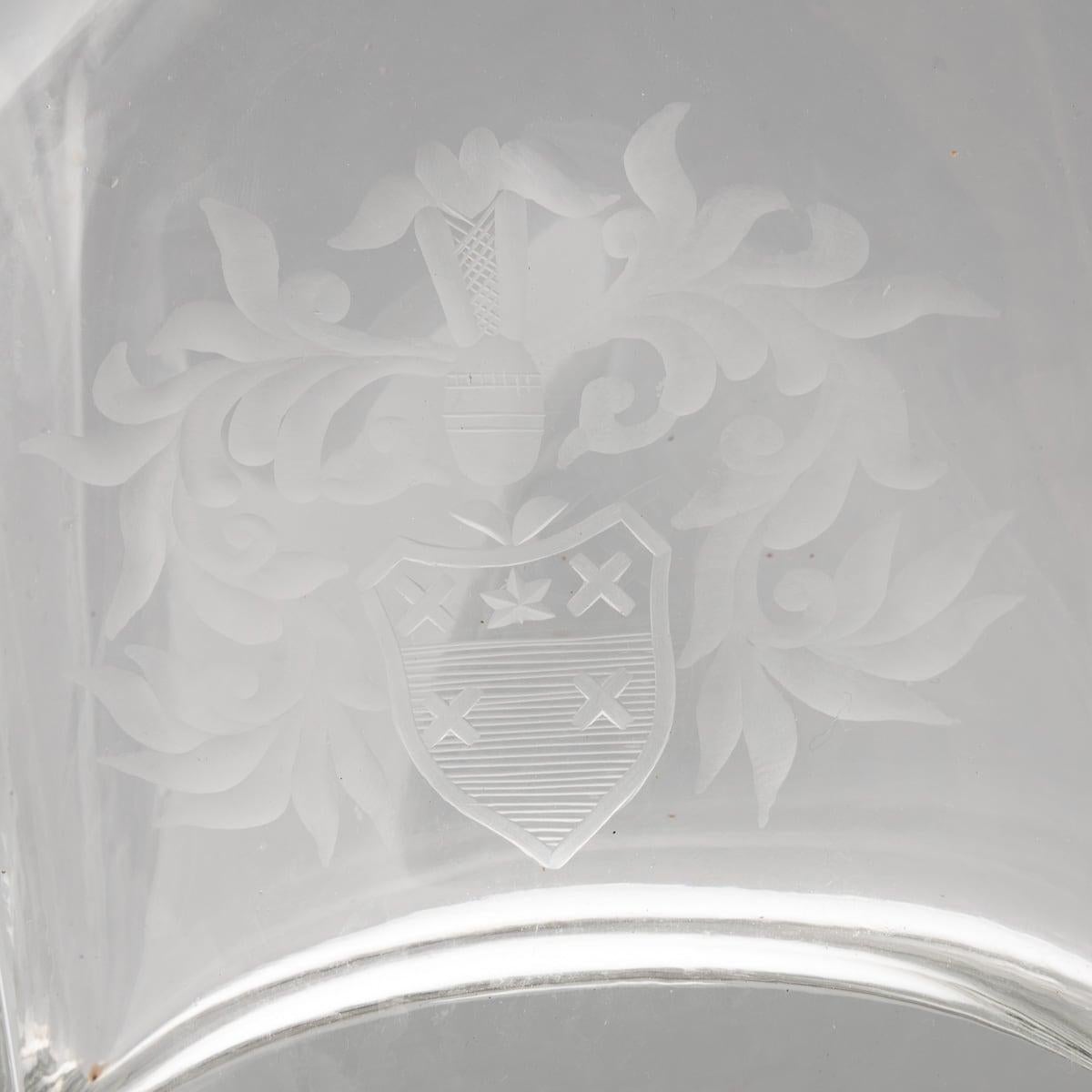 Carafes anglaises du 21e siècle en verre monté sur argent massif avec gravure héraldique vers 2007 en vente 5