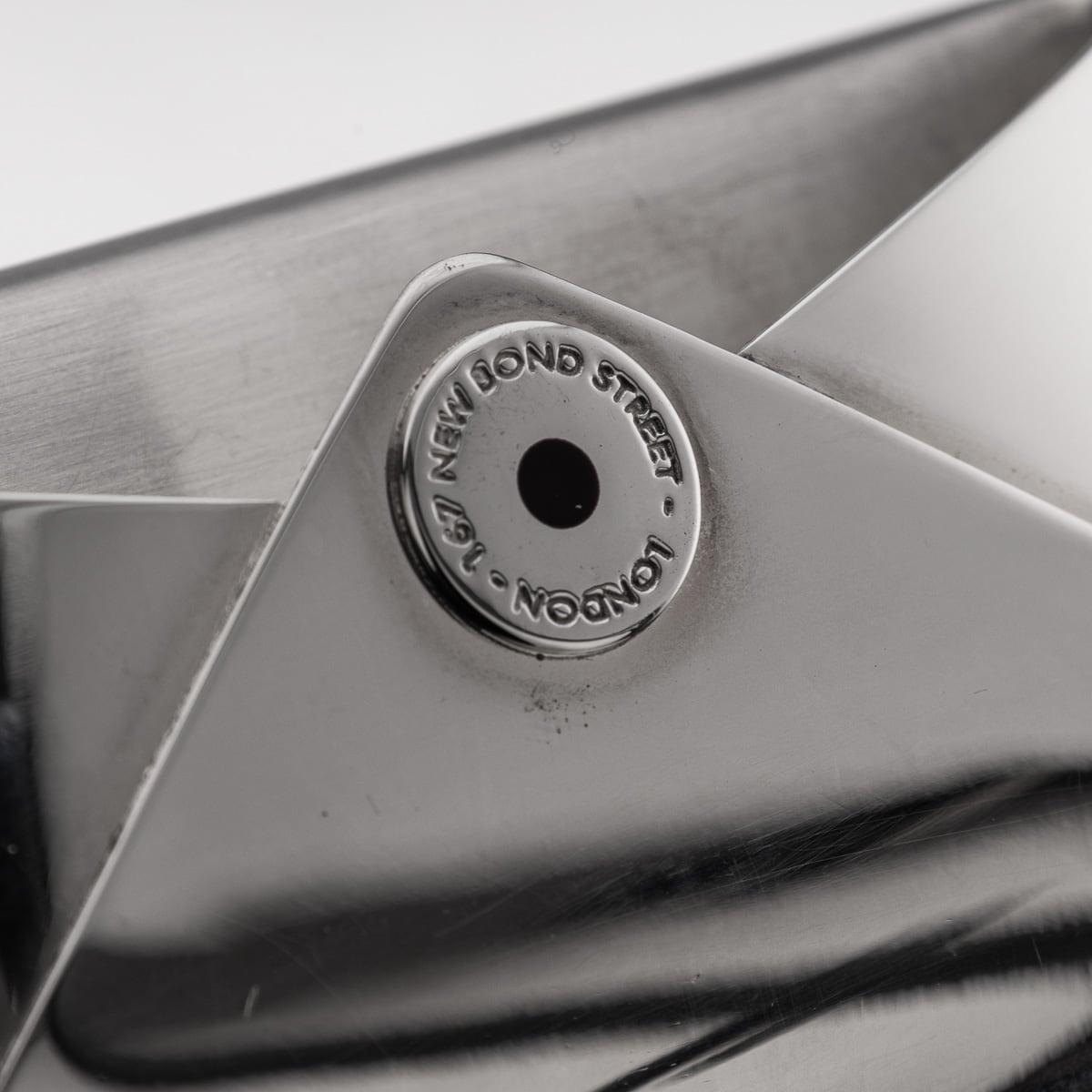 Portacarte da scrivania a busta e custodia in argento massiccio del 21° secolo, Asprey & Co. C.C. in vendita 3