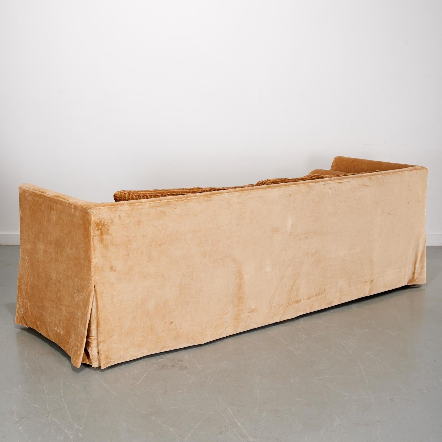 Hand-Crafted 21th C. Custom Four-Seat Sofa in Brunschwig et Fils Luxury Autun Mohair Velvet