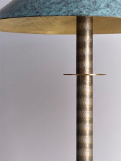 Lampada da tavolo LouisaII del 21° C. in ottone patinato e bronzo di Marine Breynaert