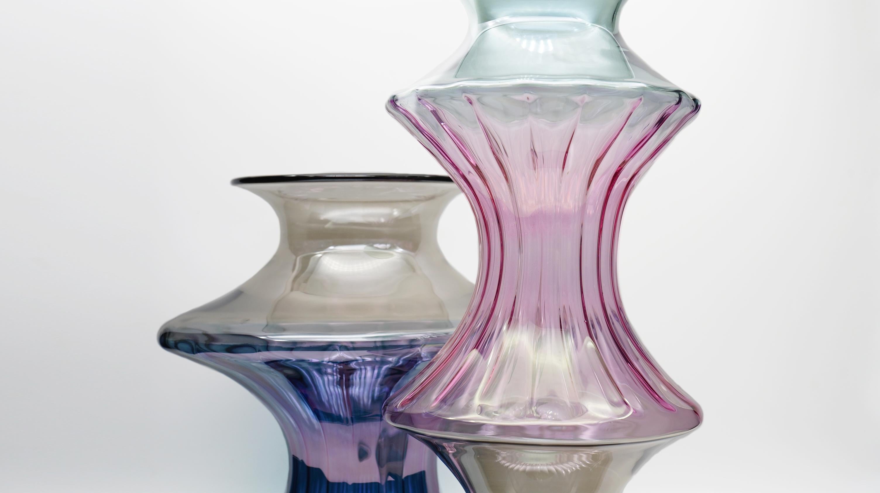 Minimalist 21st Century Borosilcate Glass Vase, Madame, Handcrafted, Kanz Architetti For Sale