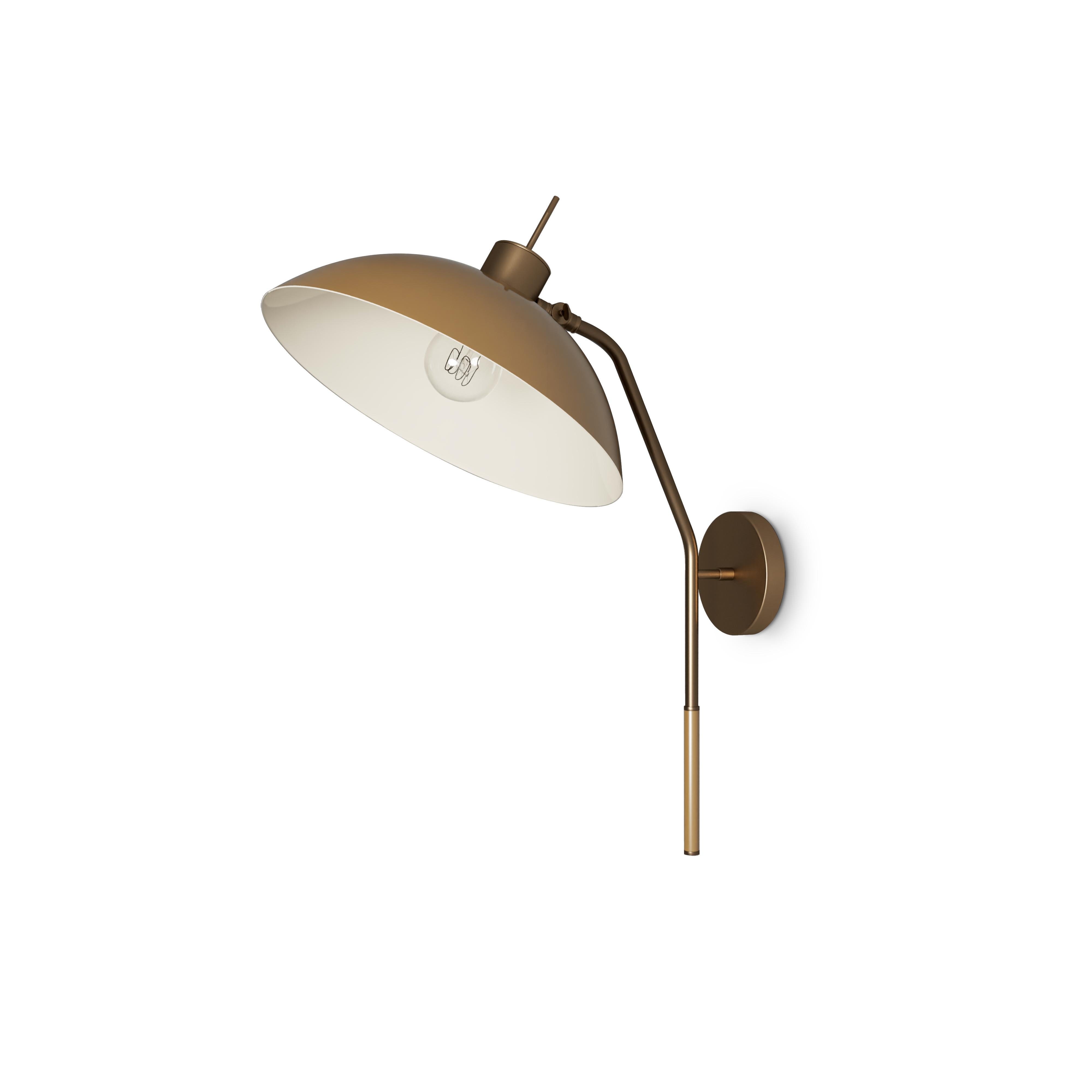 Lampe murale NoHo en laiton du 21e siècle conçue par Creativemary Neuf - En vente à RIO TINTO, PT