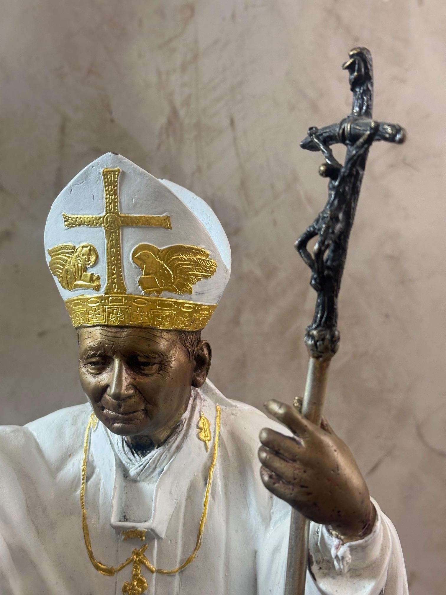 Bronzo Scultura in bronzo del Papa del 21° secolo firmata da Christian Maas, 2005s in vendita