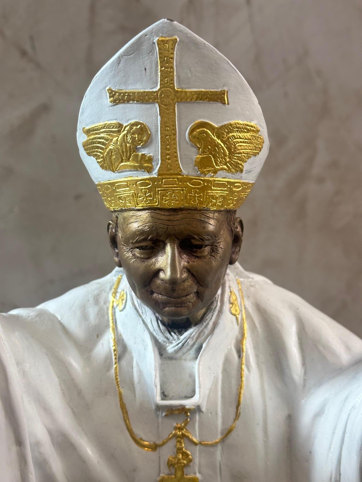 Scultura in bronzo del Papa del 21° secolo firmata da Christian Maas, 2005s in vendita 1