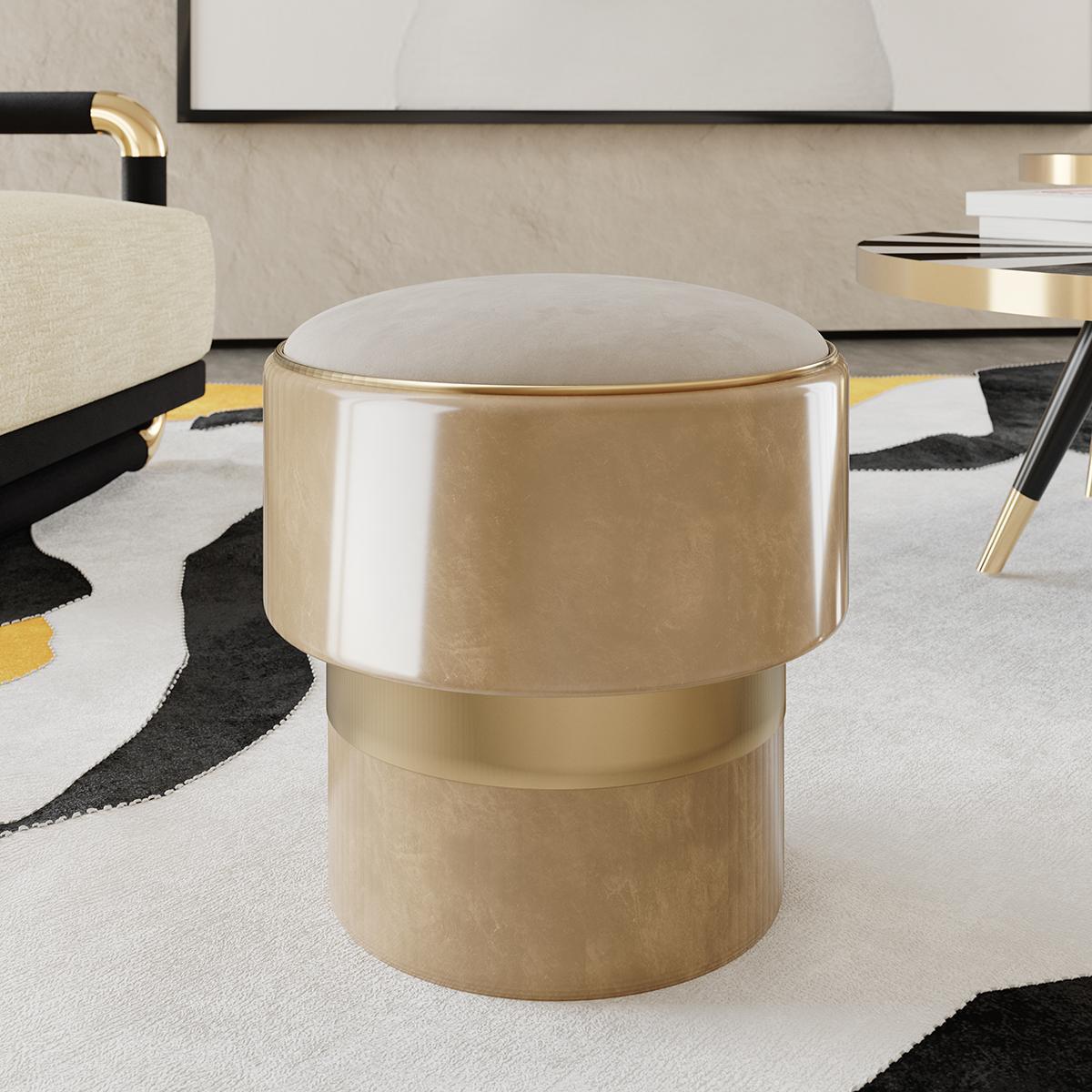 21st Century Contemporary Stool In Suede, Handpainted Lacquer & Golden Details In New Condition For Sale In Porto, PT