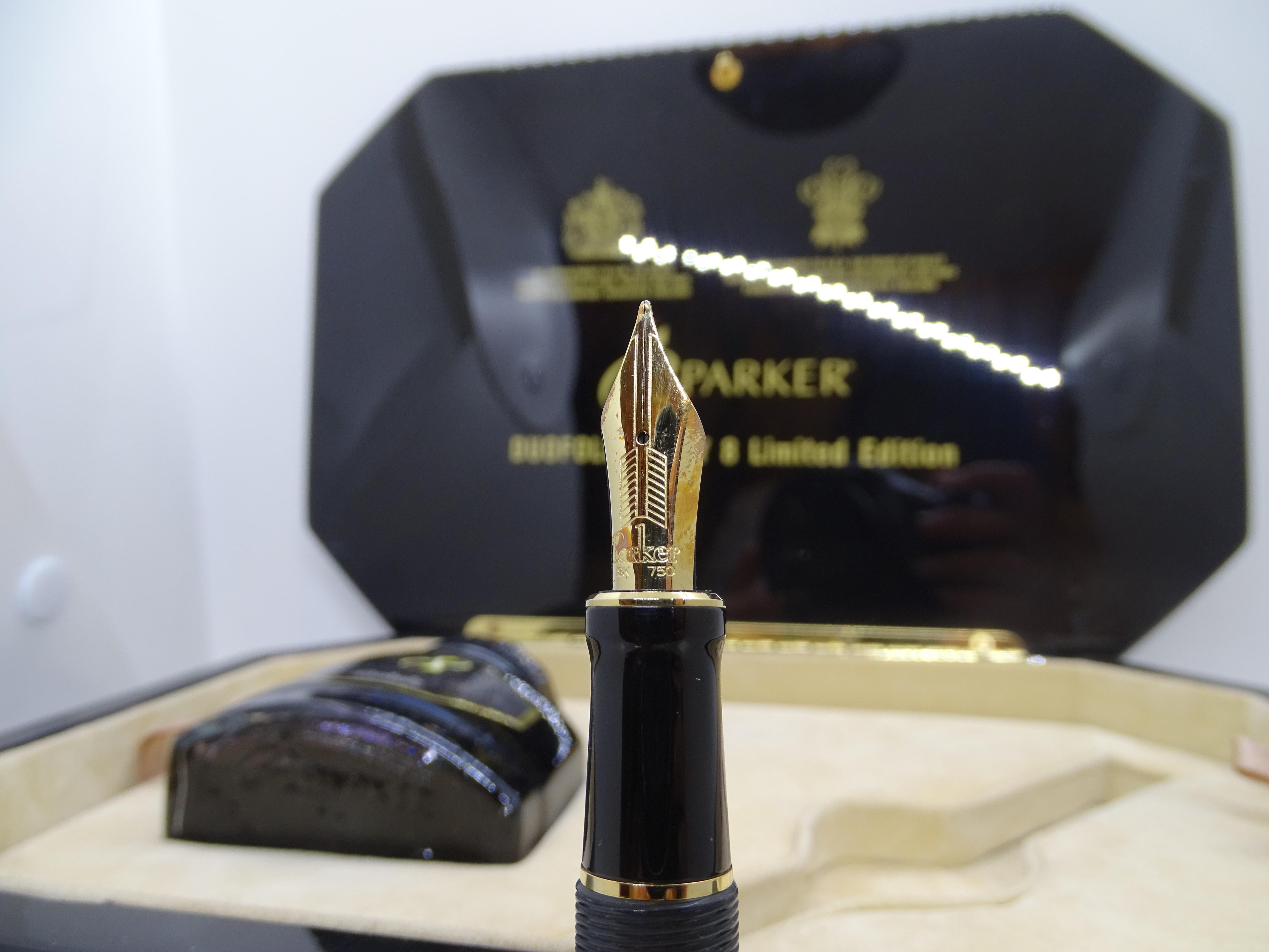 21st century England Parker Black Pen gold  inkell  box Lucky 8 10