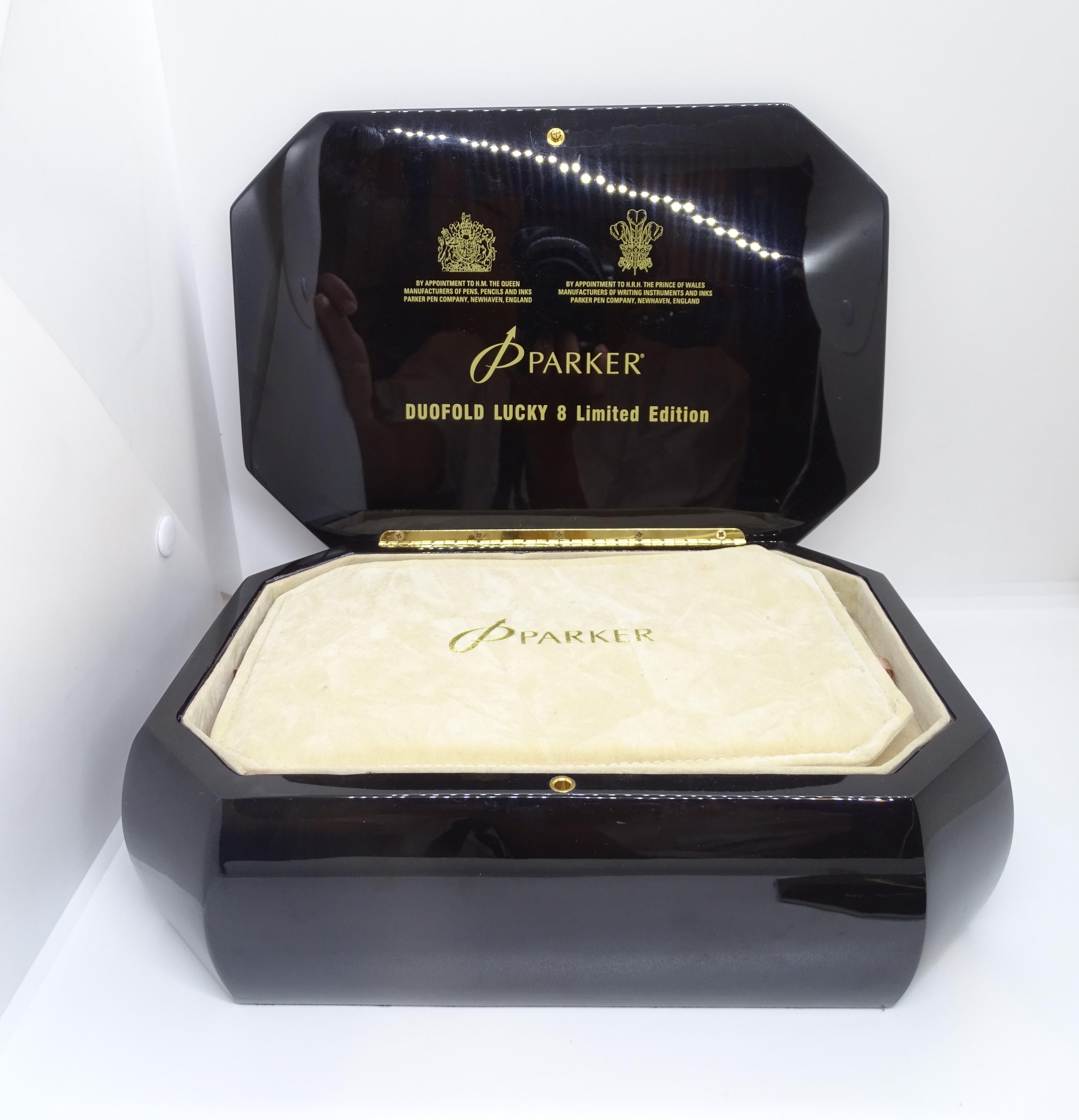 21st century England Parker Black Pen gold  inkell  box Lucky 8 In Good Condition In Valladolid, ES