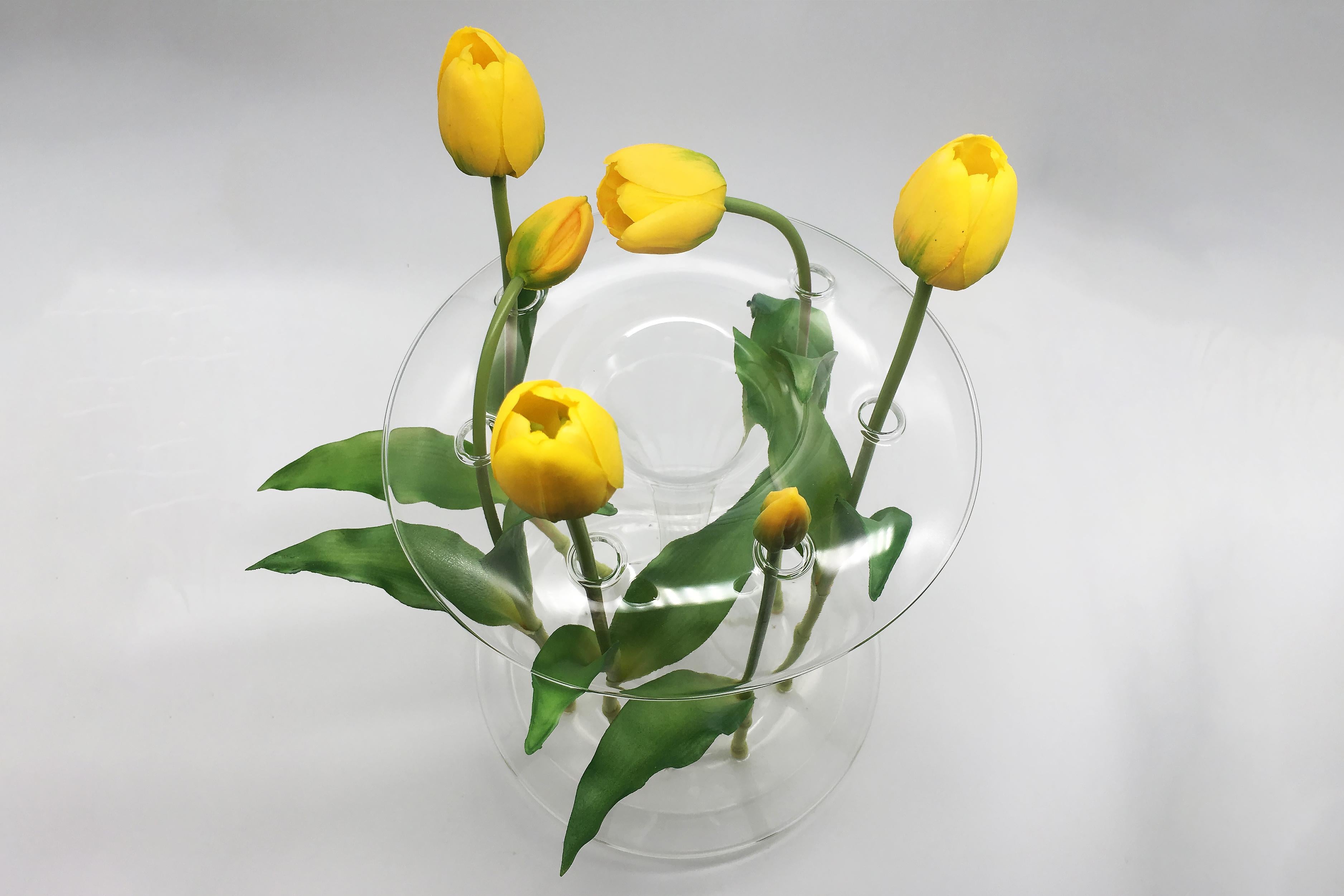 21st Century Glass Vase, Trasparent, Minimal, Kanz Architetti For Sale 2