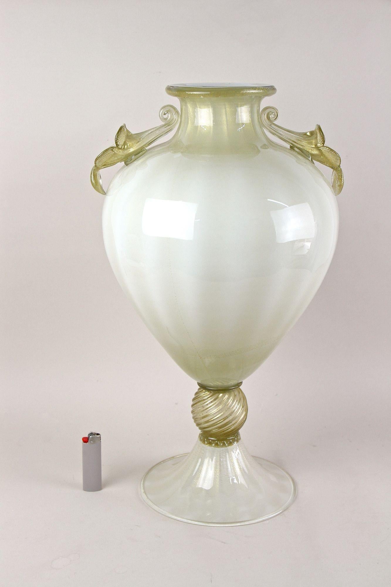 Goldene/beige Murano Amphora-Vase des 21. Jahrhunderts von GABBIANI Venezia, Italien im Angebot 9