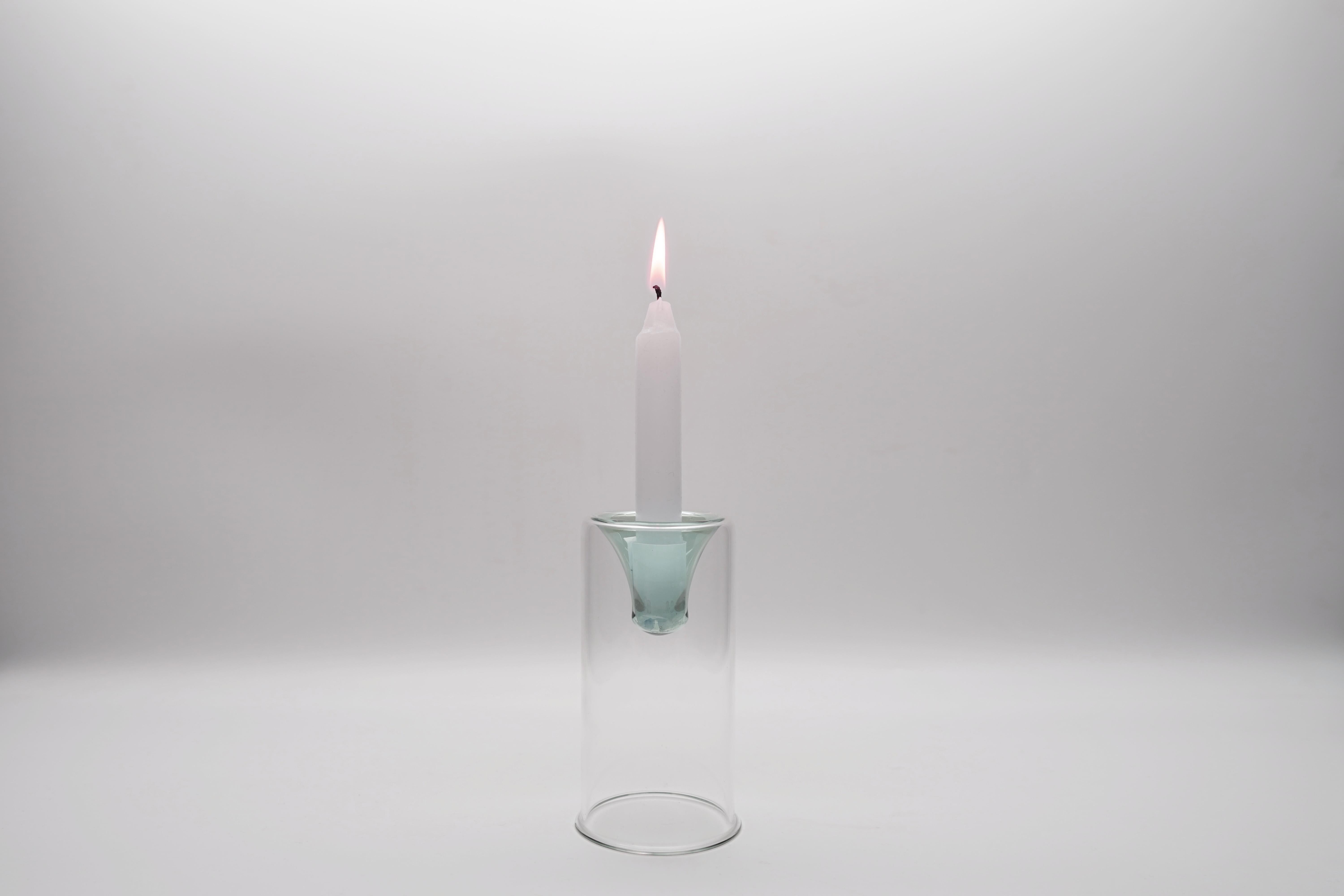Handgefertigte Tharros-Glas-Kerzenständer des 21. Jahrhunderts, grüne Farbe, Kanz  (Italienisch) im Angebot