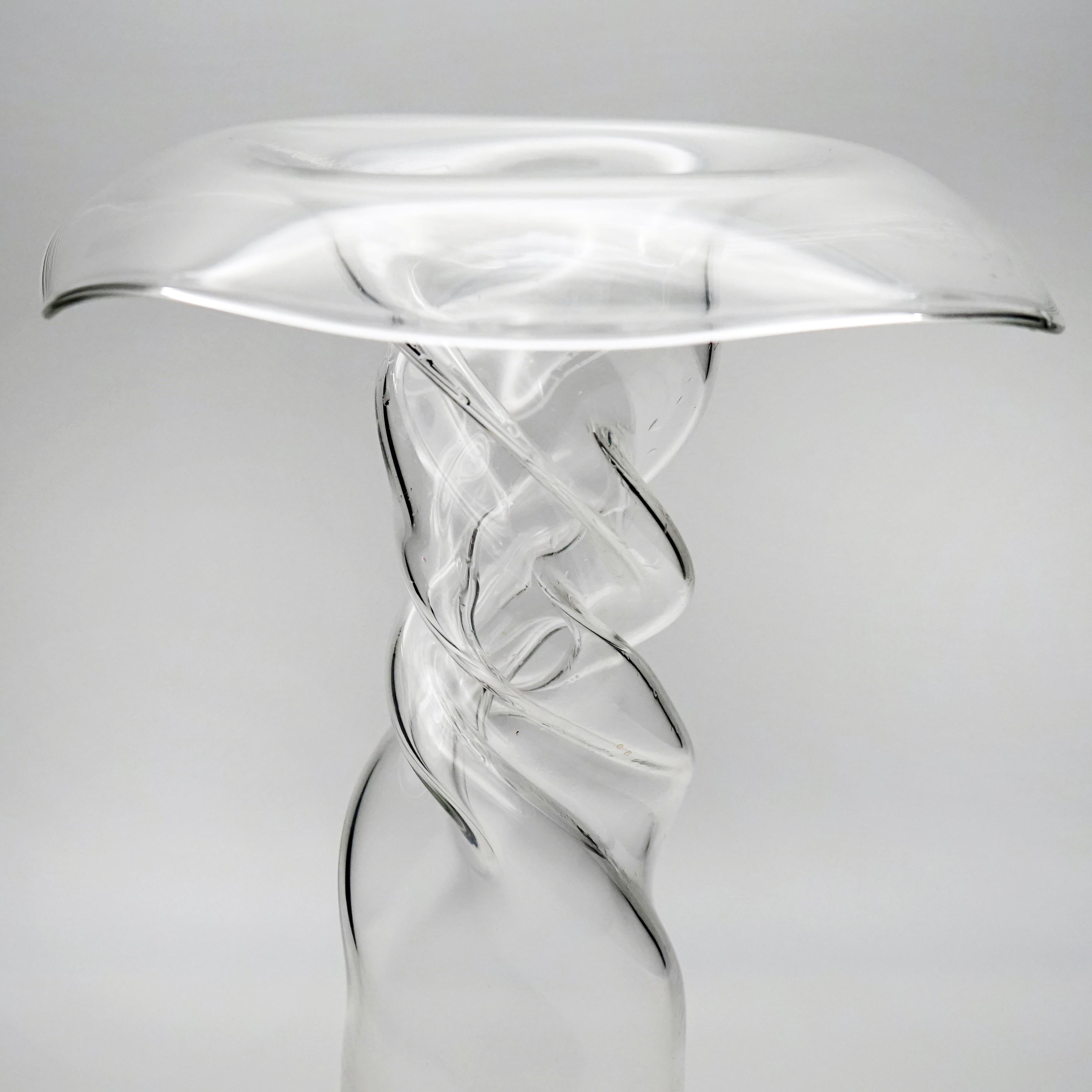 21st Century Handcrafted Glass Vase Poppy, Violet Bottom, Kanz Architetti In New Condition For Sale In Venezia, Veneto