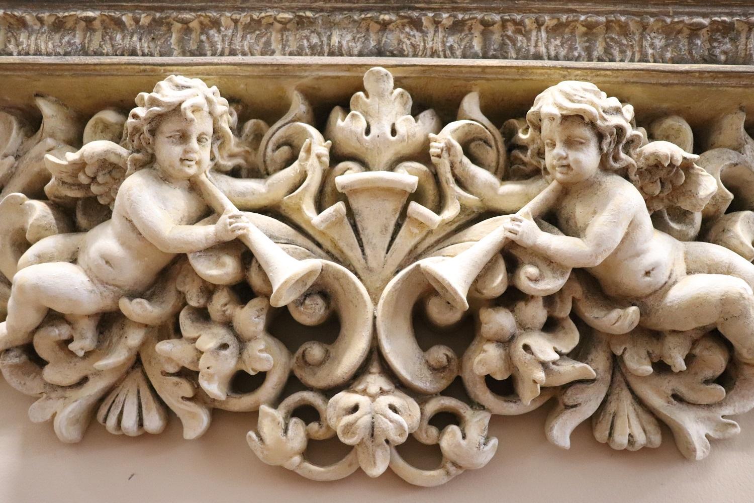 21th Century Italian Baroque Style Particular Wall Shelf In Excellent Condition In Casale Monferrato, IT