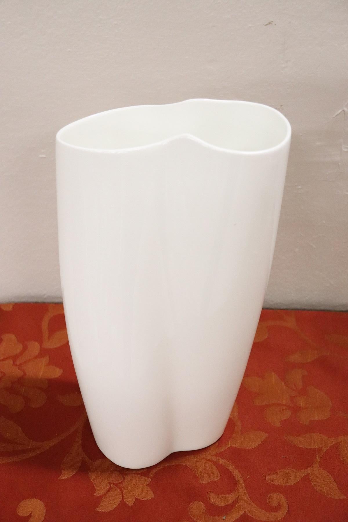 21th Century Italian Design Richard Ginori Vase in White Ceramic  In Excellent Condition In Casale Monferrato, IT