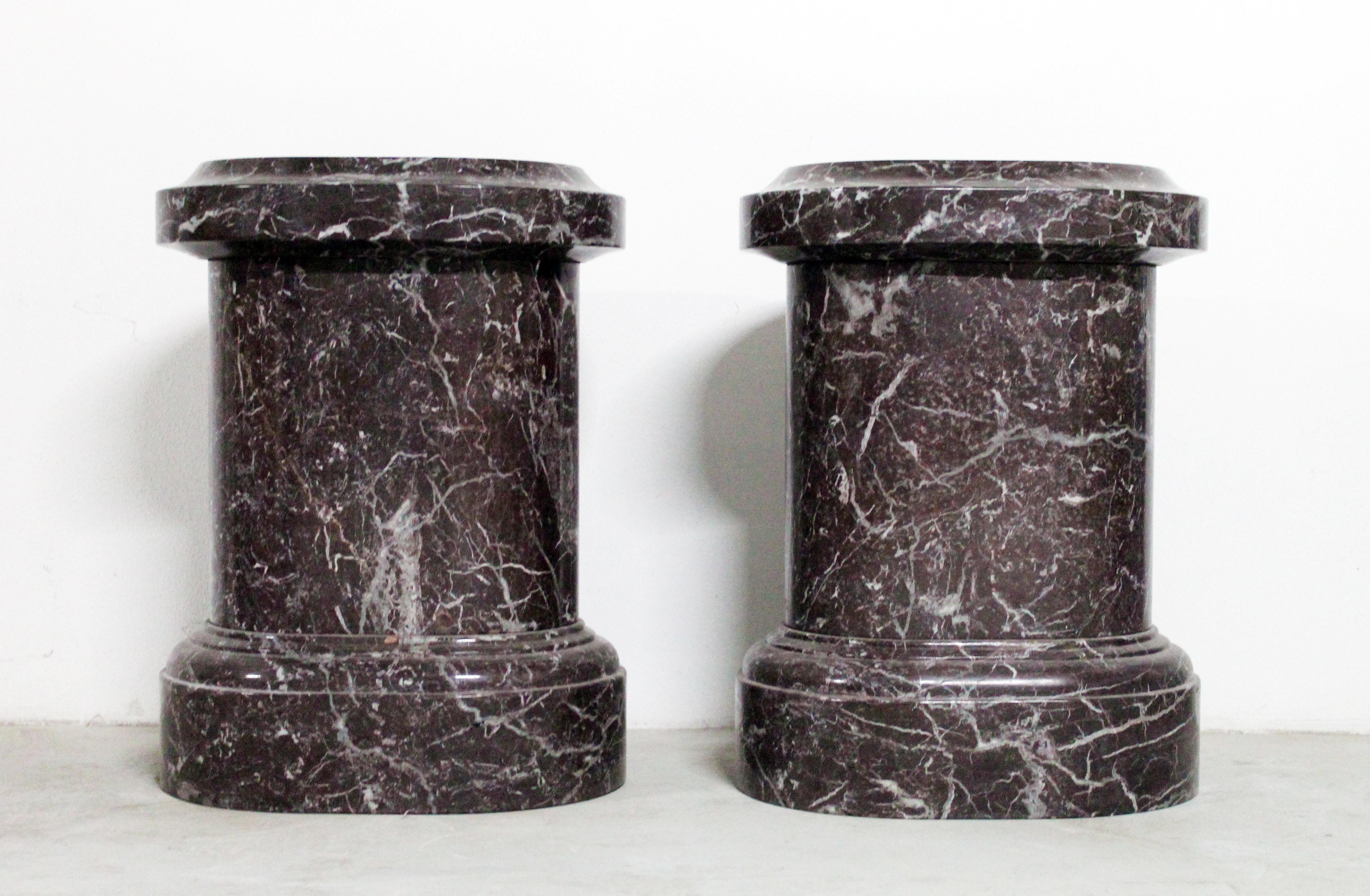 21st Century Italian Marble Red and Violet Pair of Sculpture Pedestals Classical In New Condition For Sale In Rome, IT