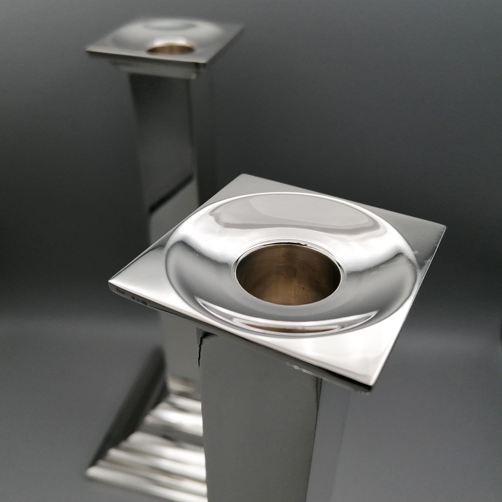 Siglo XXI Pareja de candelabros cuadrados modernos italianos de plata de ley Plata esterlina en venta