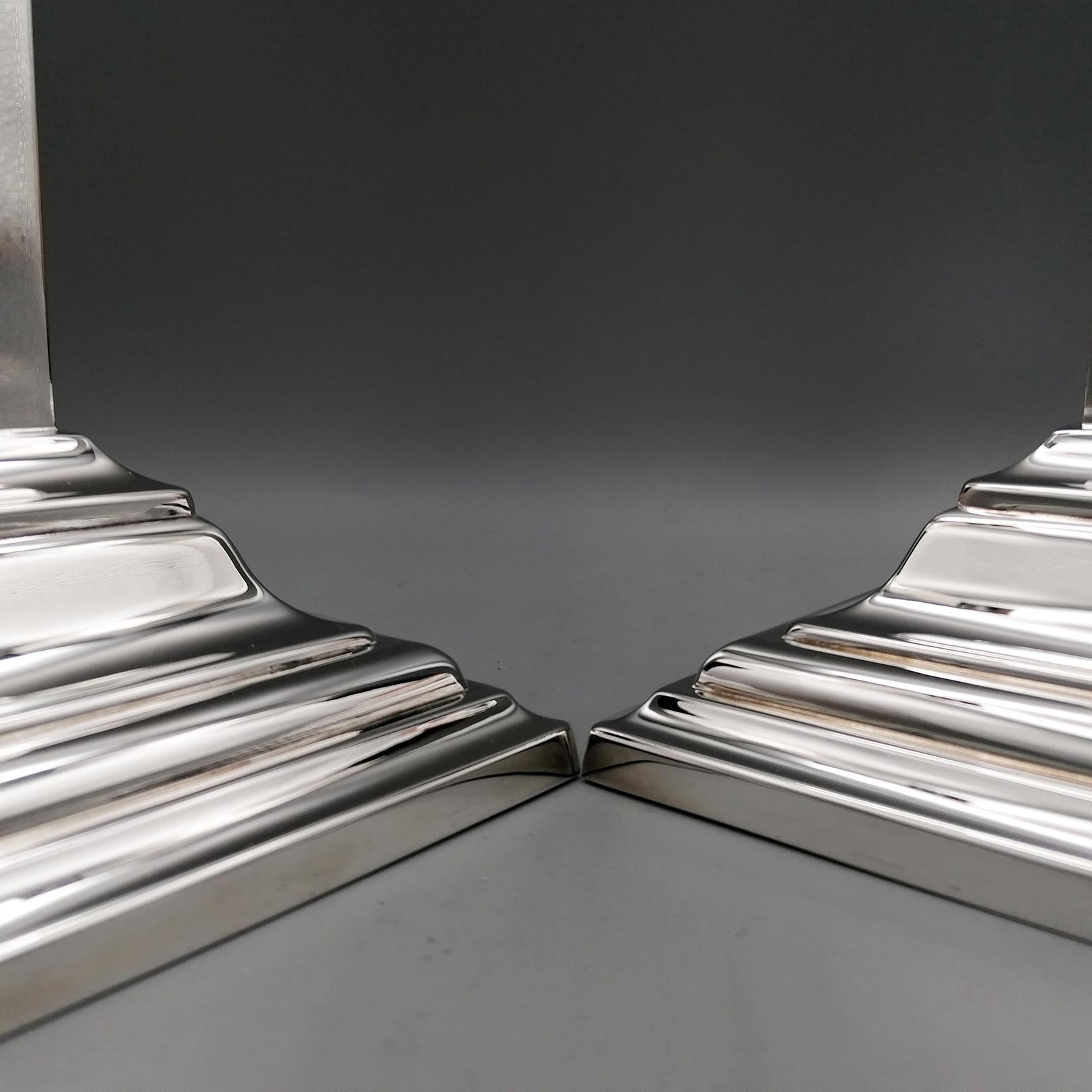 Siglo XXI Pareja de candelabros cuadrados modernos italianos de plata de ley en venta 1
