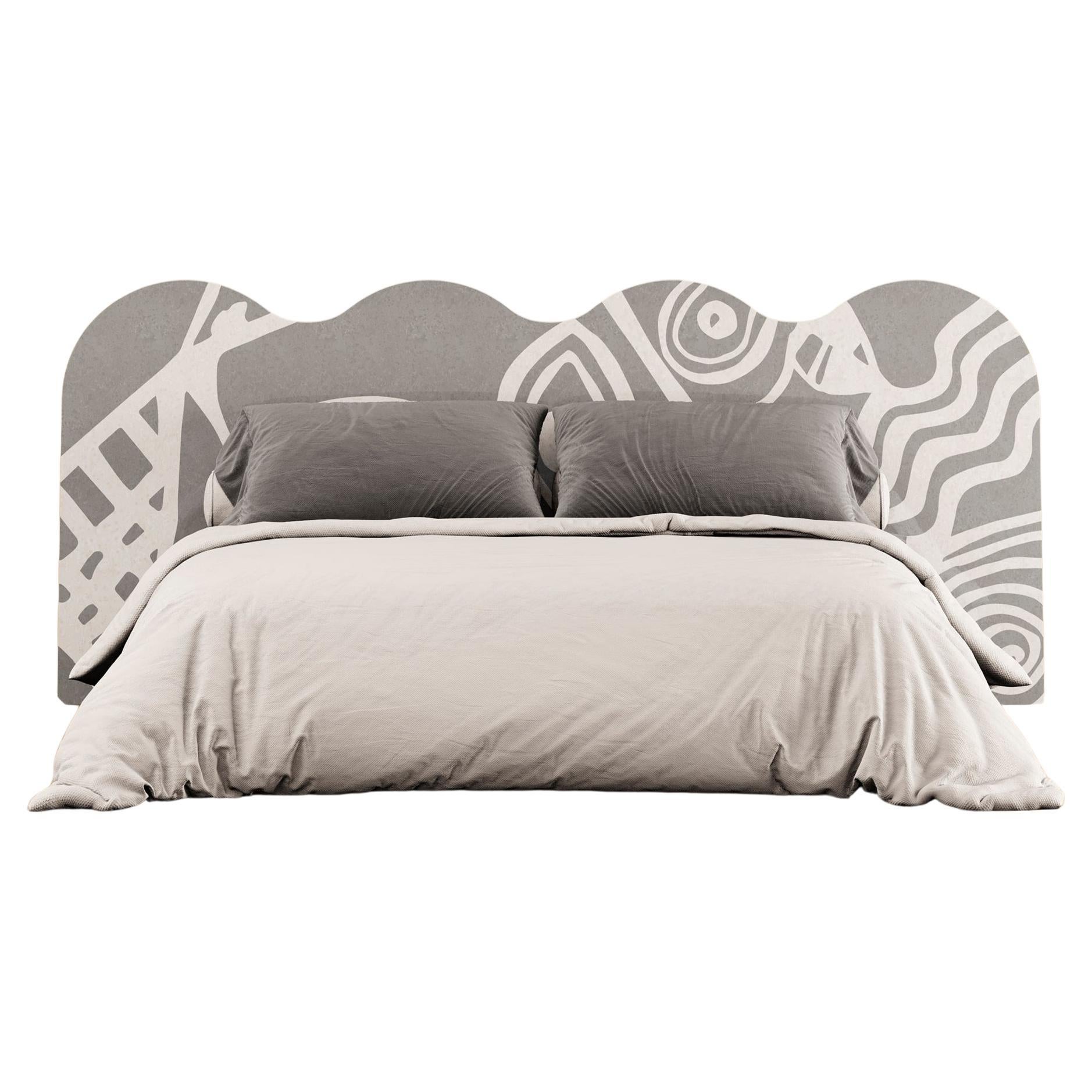 21th Century Mid-Century Modern Bed in Grey & White Wave Shape Wood Headboard For Sale