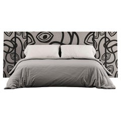 Modernes Bett des 21. Jahrhunderts Zeitgenössisches Kopfteil mit Intarsien aus weißem und schwarzem Holz 