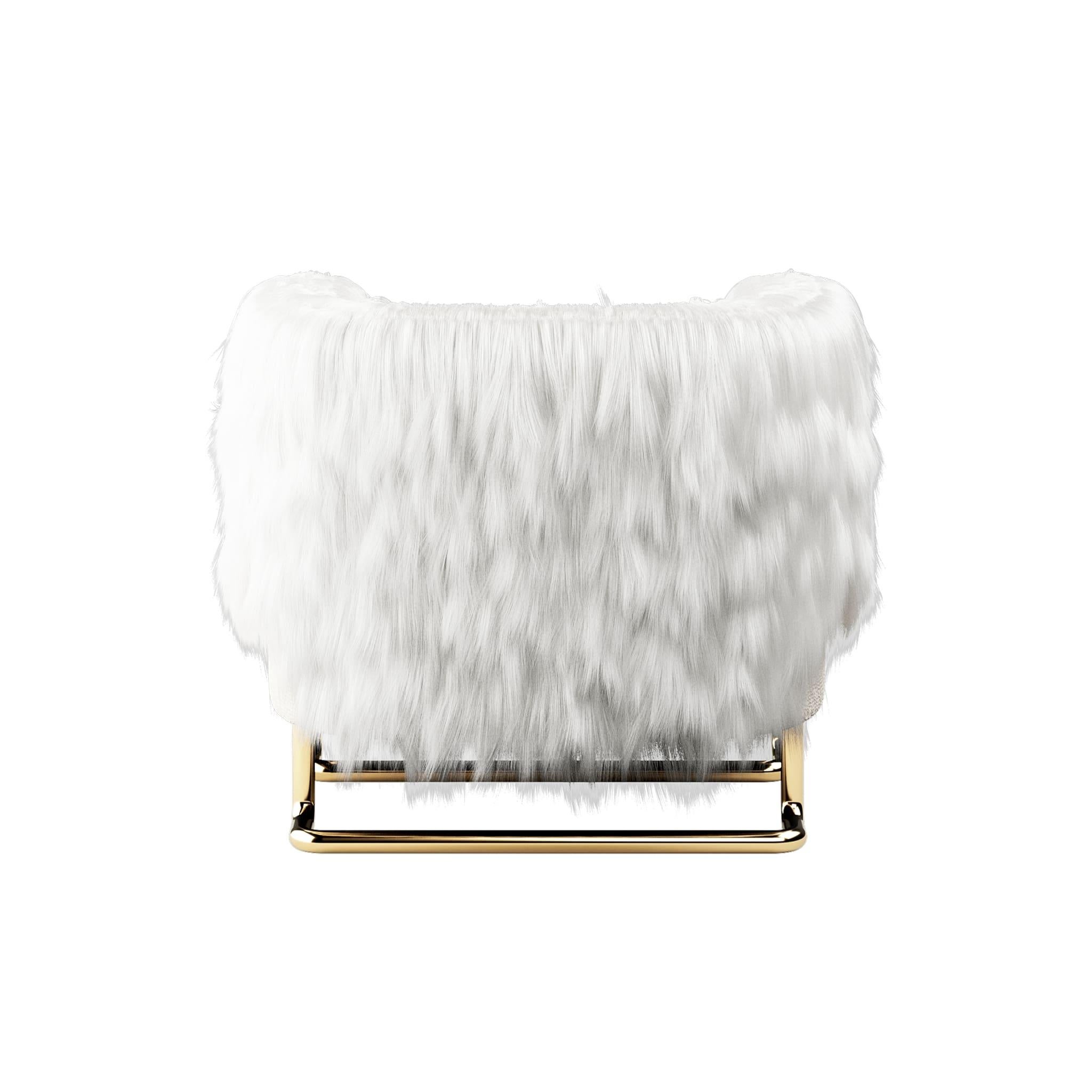 21st Century Modern Cream Bouclé Armchair Back in Fur, Polished Brass Legs im Zustand „Neu“ im Angebot in Porto, PT