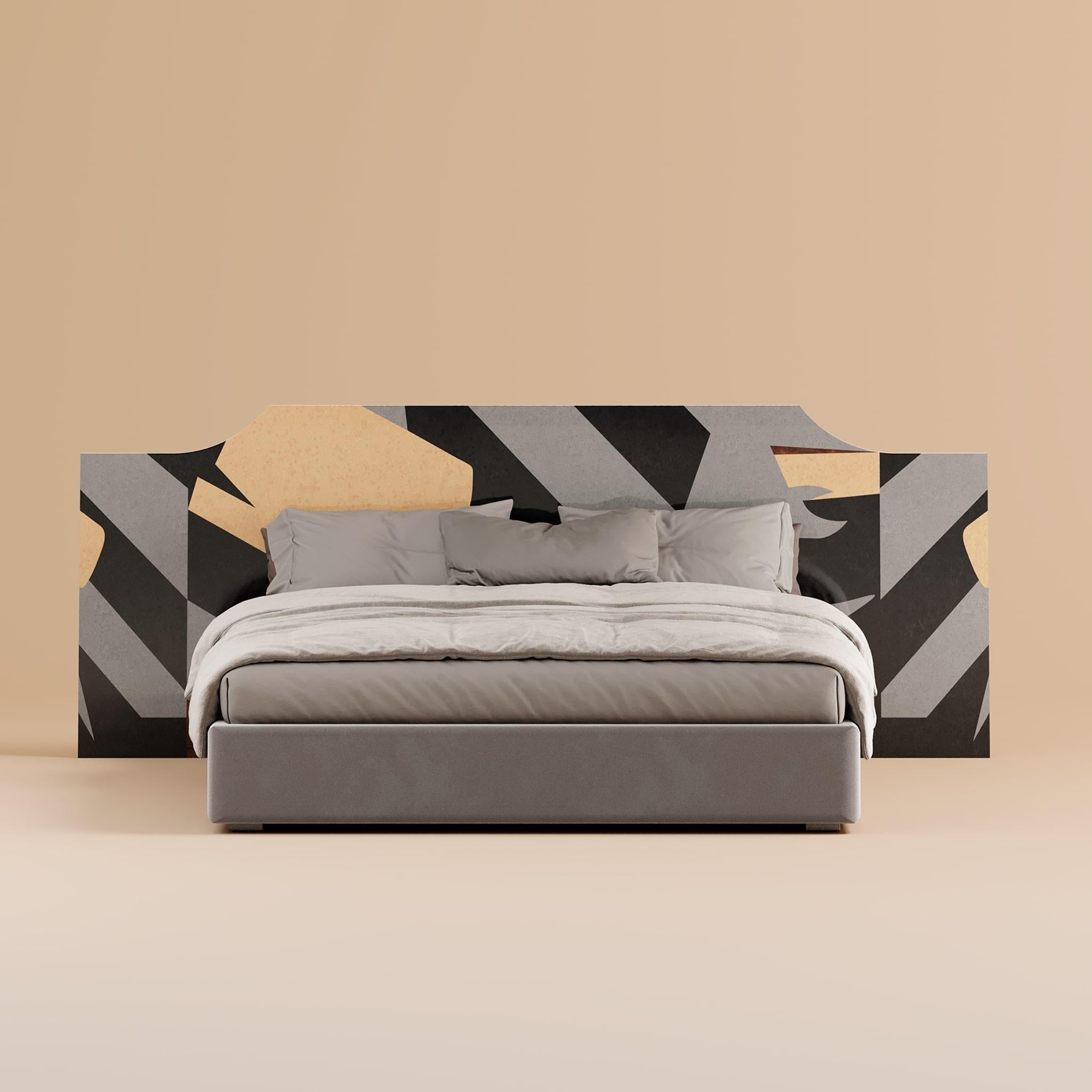 Cama King Moderna Siglo XXI Cabecero Gris Patrón Negro Marquetería de Madera Moderno en venta