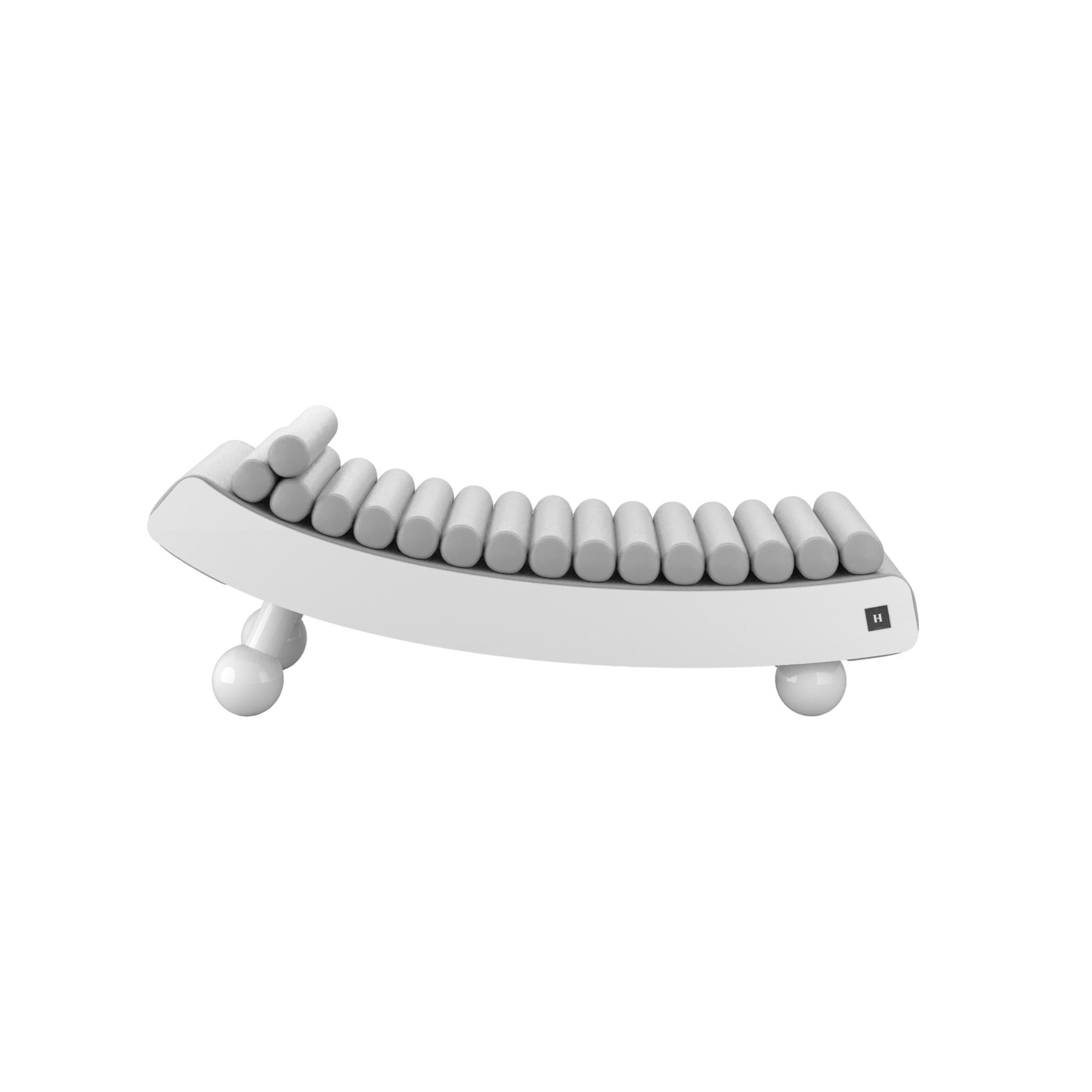 21th Century Modern Outdoor Daybed Sun Lounger in Cream
Mykonos Daybed the perfect outdoor furniture piece. Mykonos is your summer romance. The curvy and opulent shapes of the sunbed will seduce you and lead you to a bohemian lifestyle.
You feel