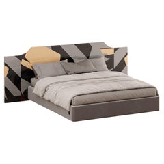 Modernes Queen-Bett des 21. Jahrhunderts, grau-schwarzes Muster, Kopfteil aus Holz, Intarsienarbeit
