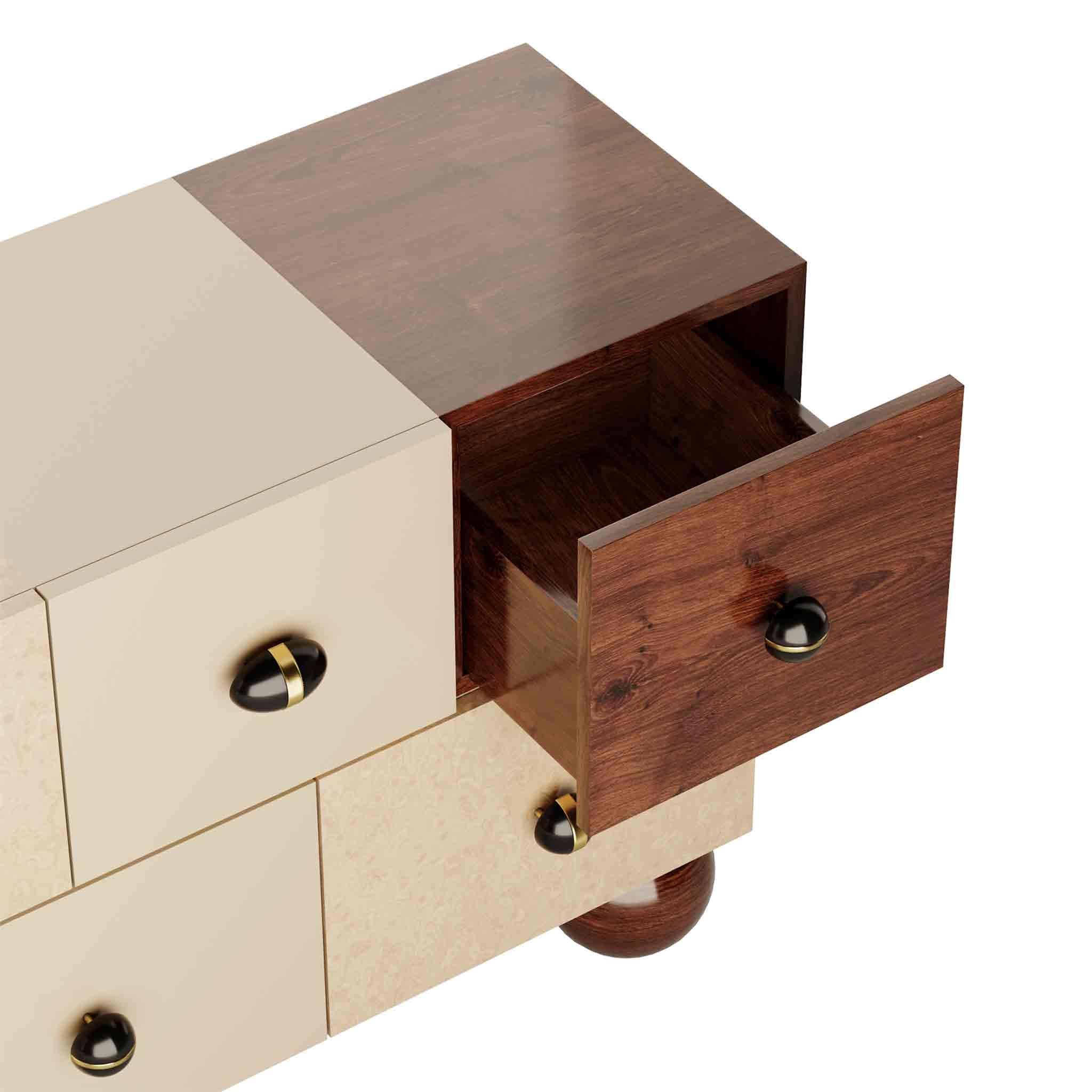 Aparador Moderno de Madera del Siglo XXI Lacado Blanco y Negro Detalle Dorado Glaseado en venta