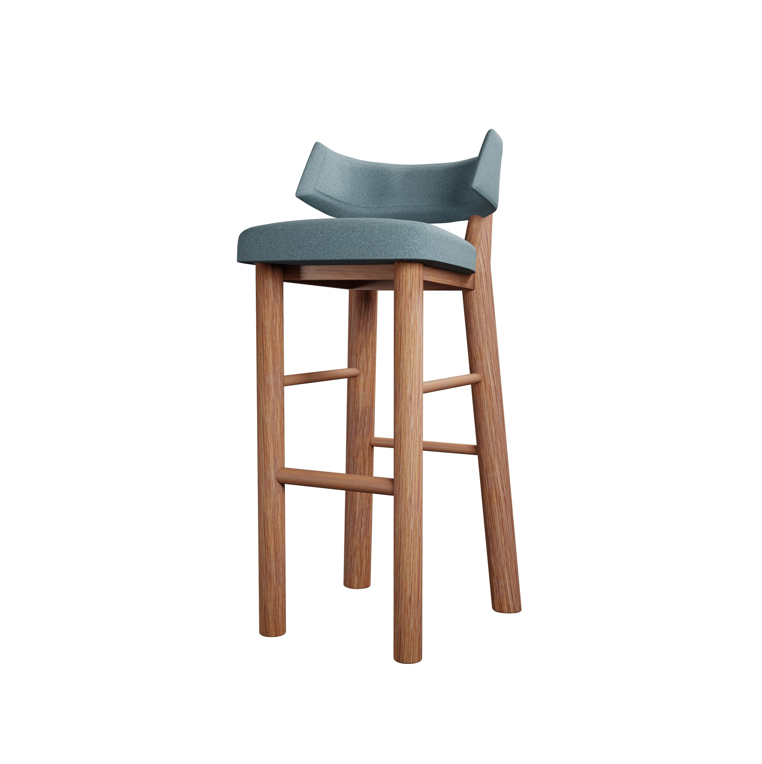 Moderne Tabouret de bar Moss du 21e siècle en tissu bleu tissé uni, fabriqué à la main par Murmurio en vente